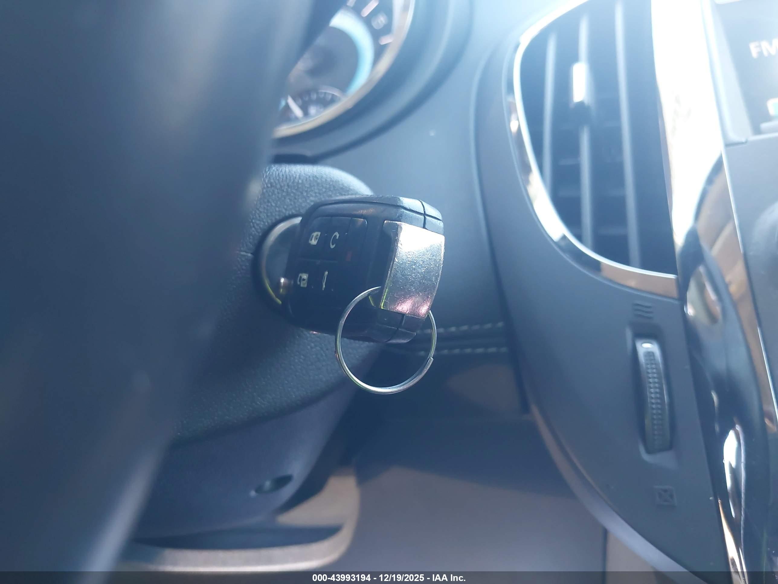 BUICK LACROSSE image 11