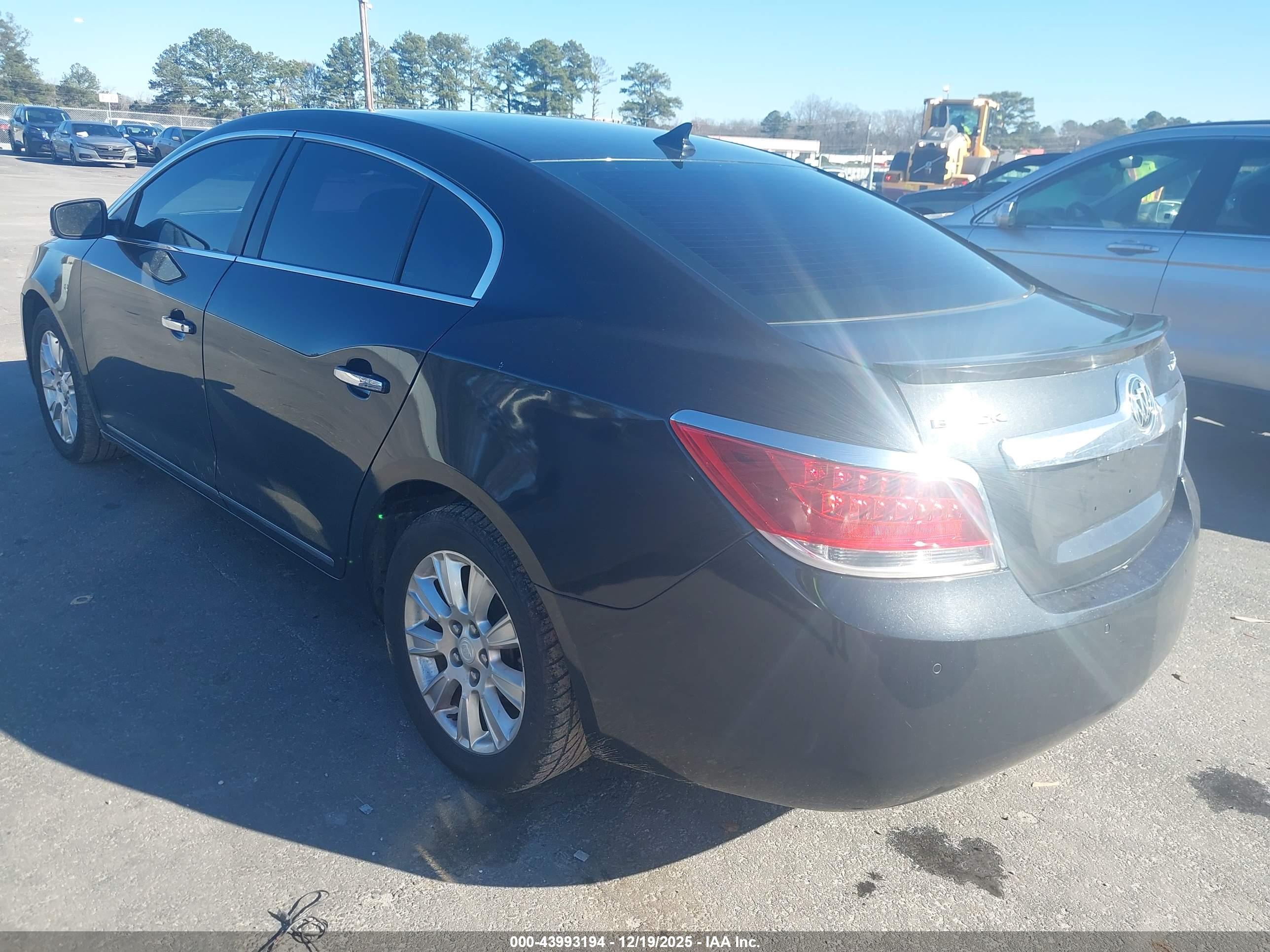 BUICK LACROSSE image 3