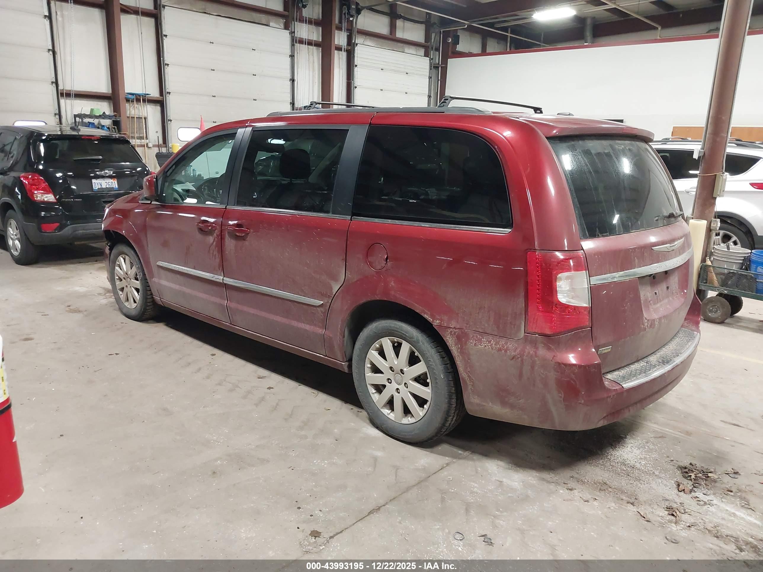 CHRYSLER TOWN image 3