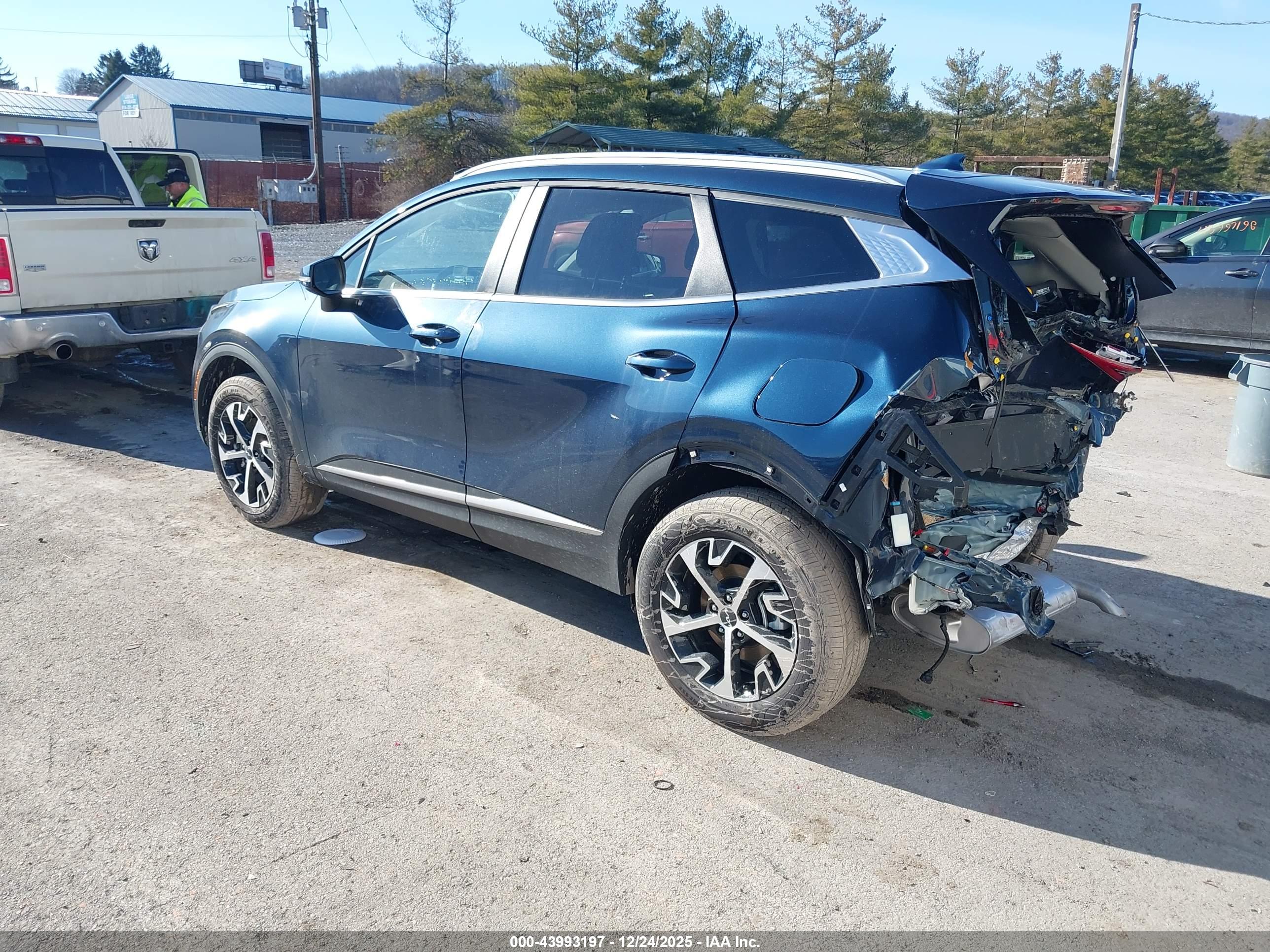 KIA SPORTAGE image 3