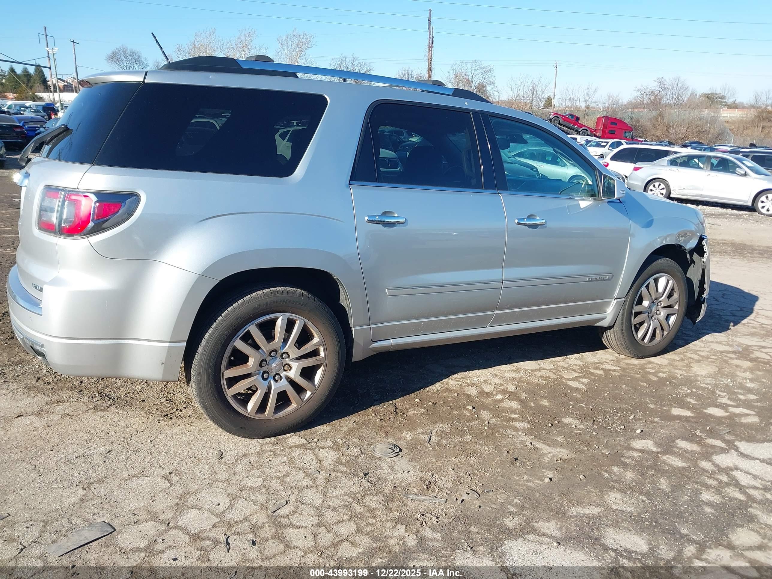 GMC ACADIA image 4