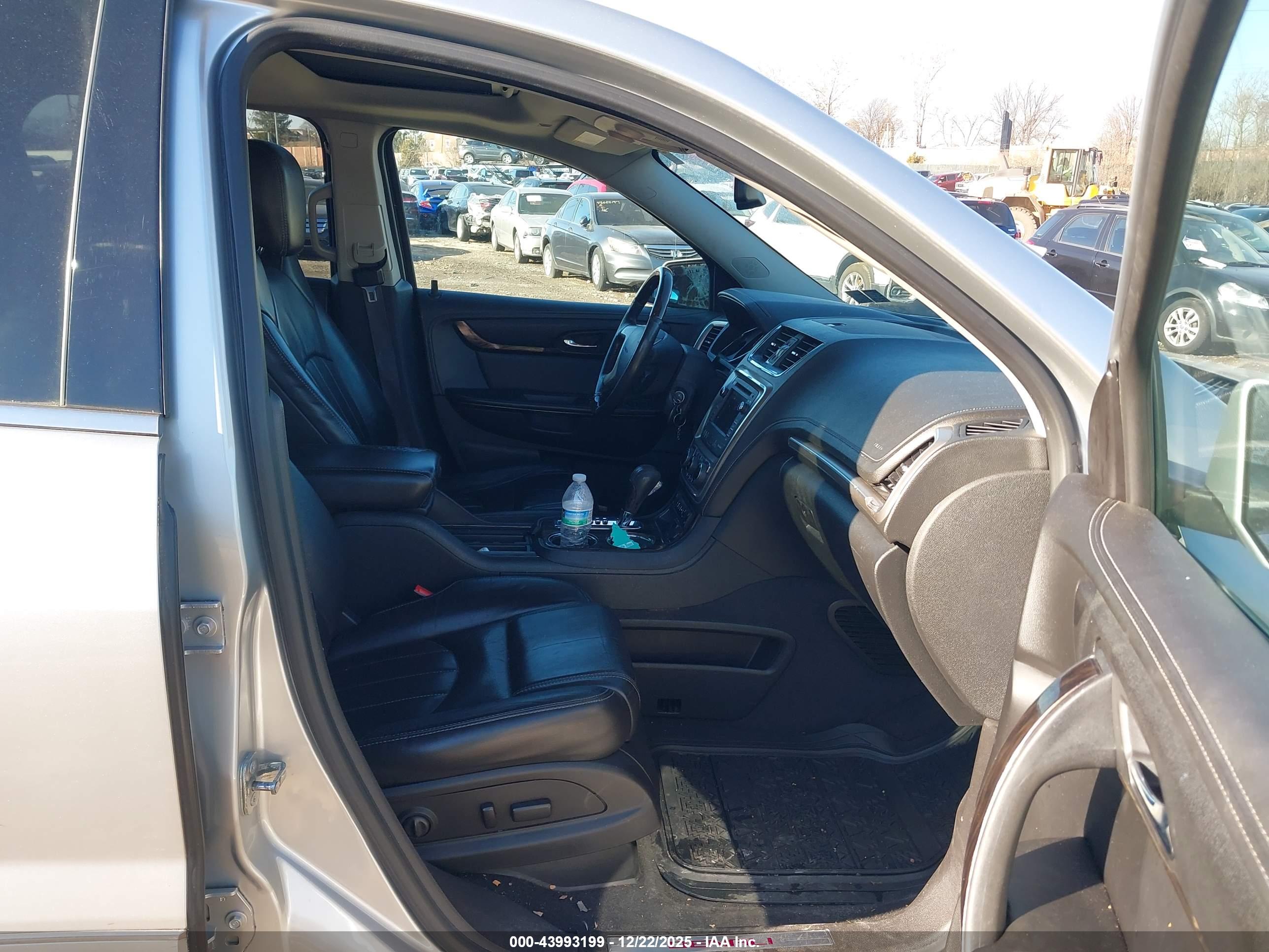 GMC ACADIA image 5