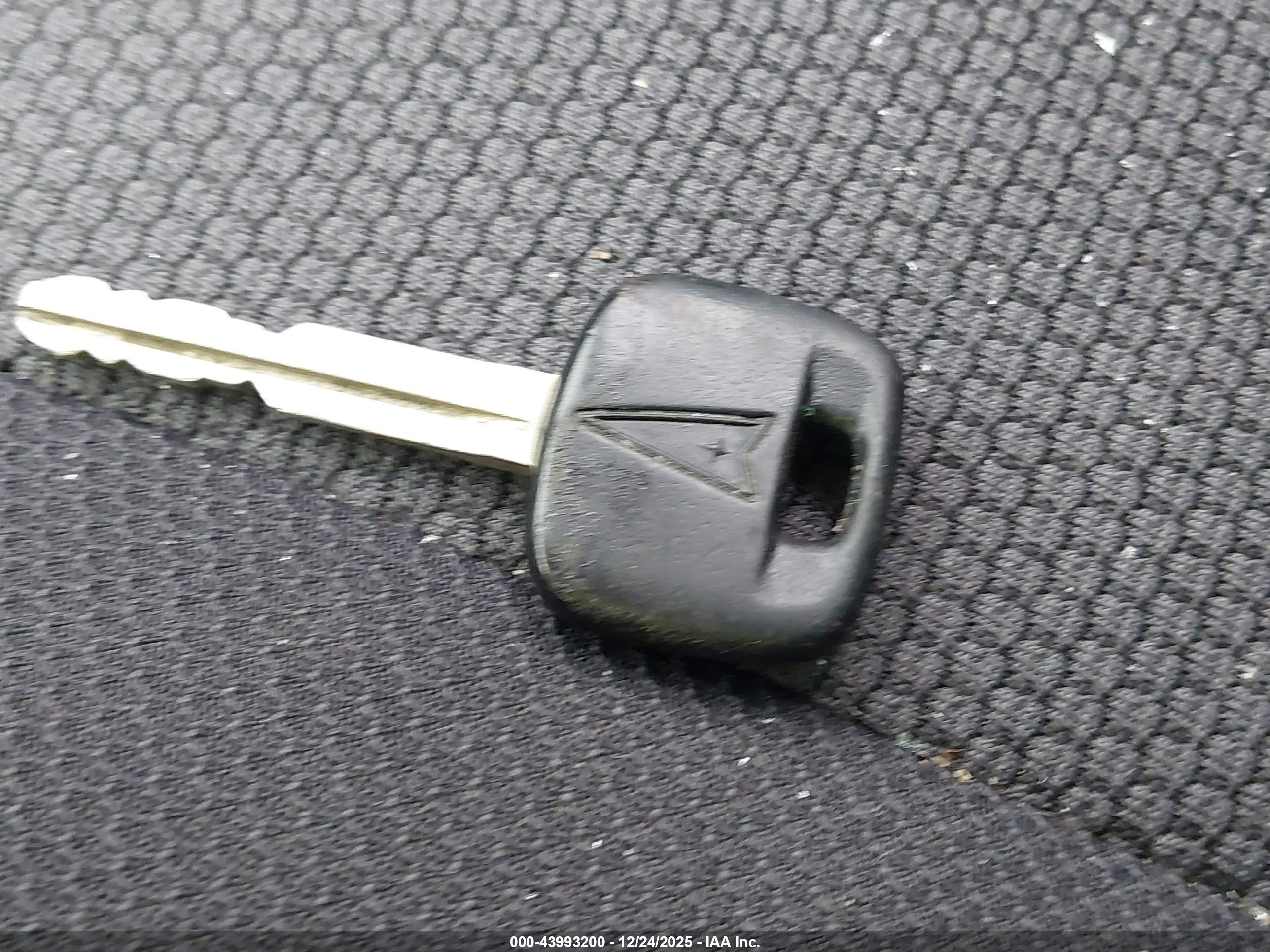 PONTIAC VIBE image 11
