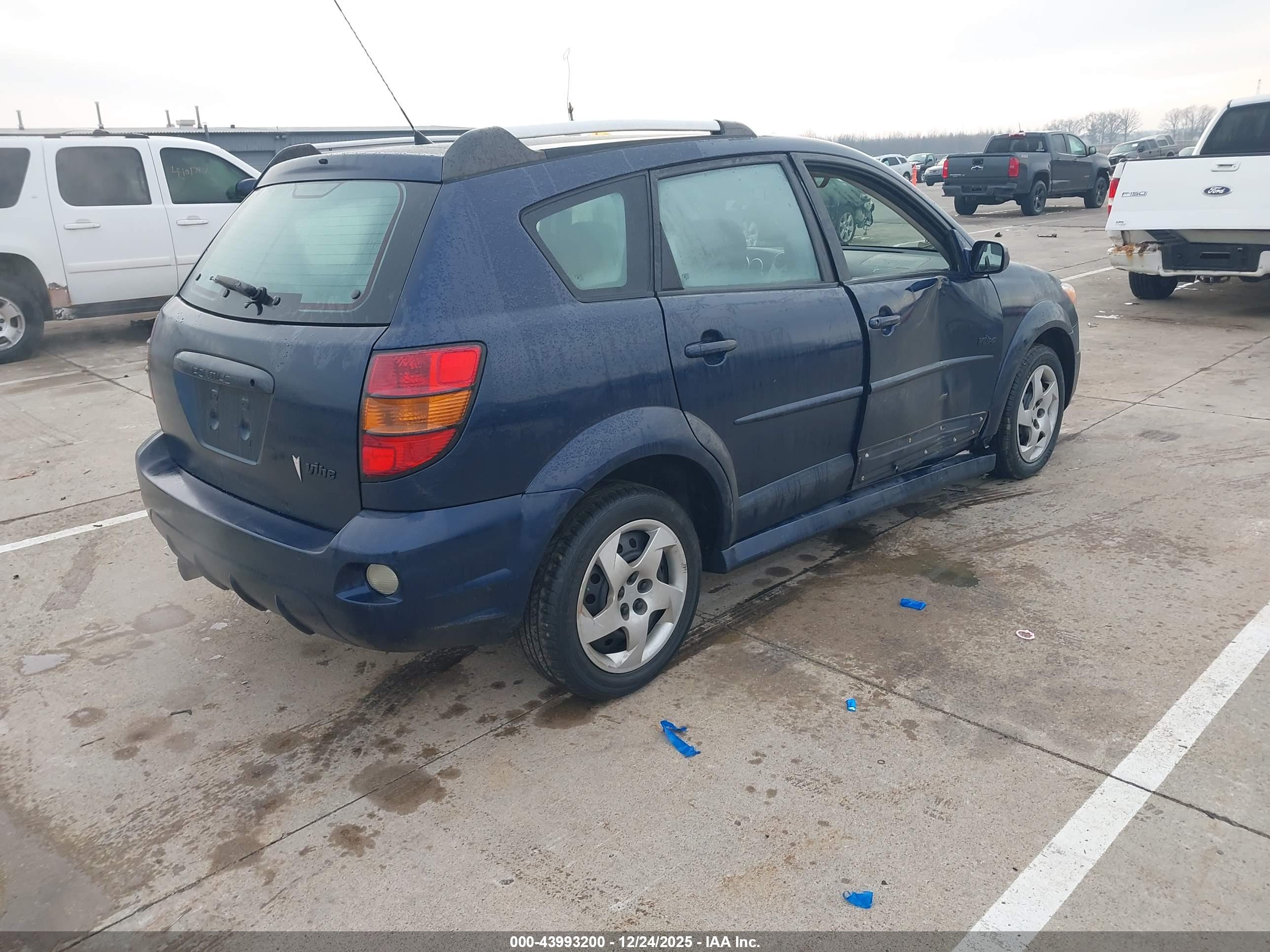 PONTIAC VIBE image 4