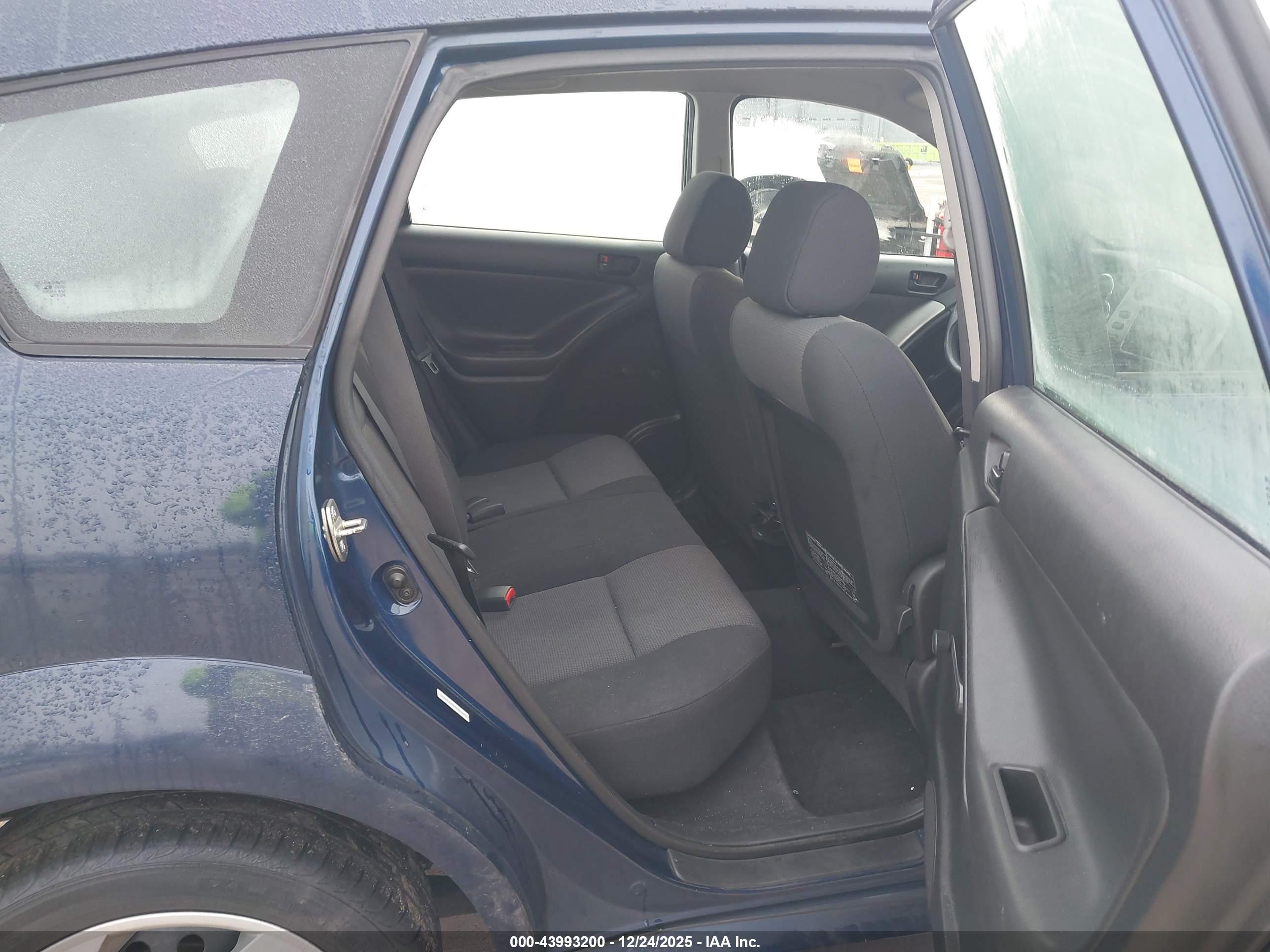 PONTIAC VIBE image 8