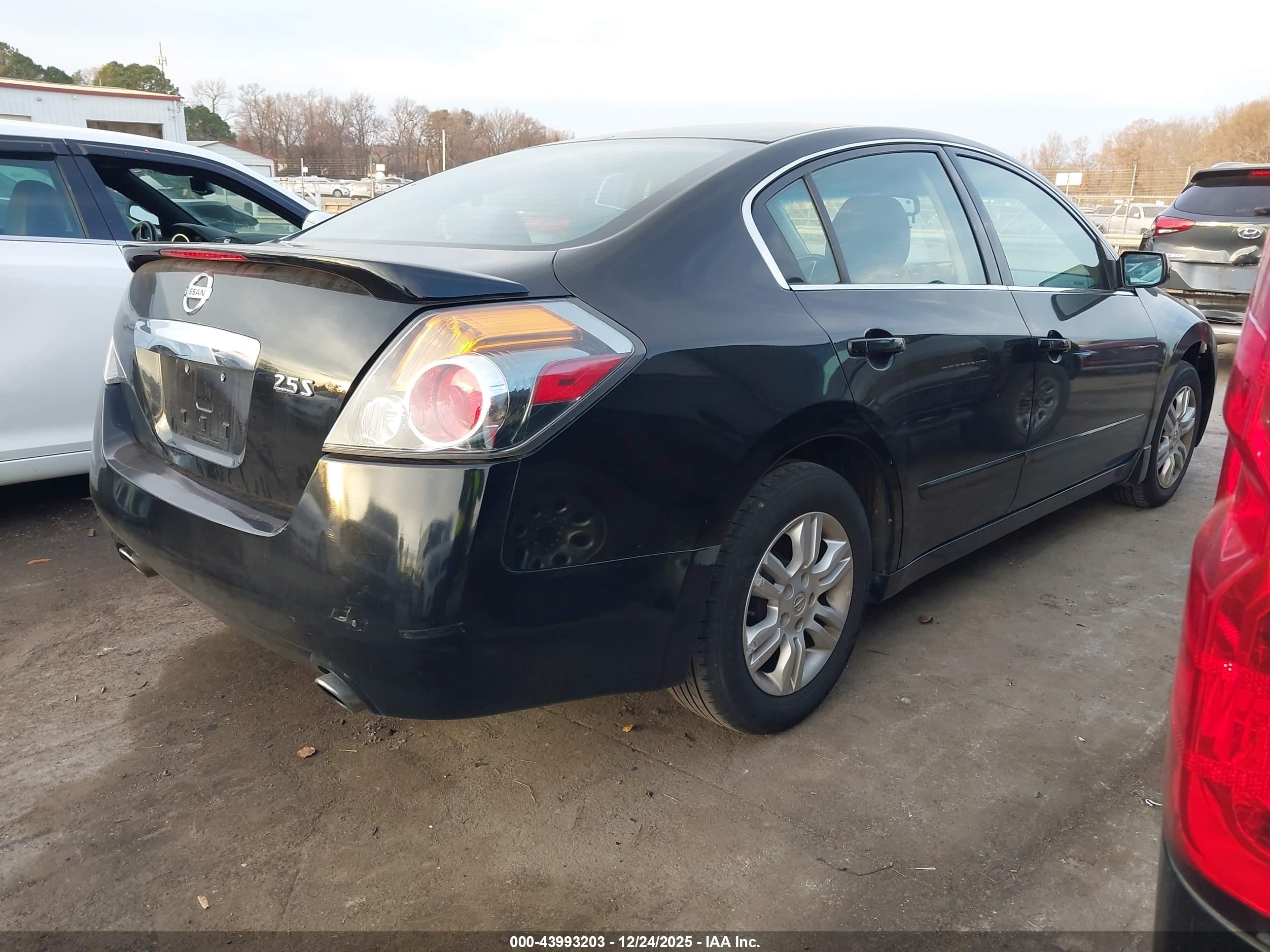 NISSAN ALTIMA image 4