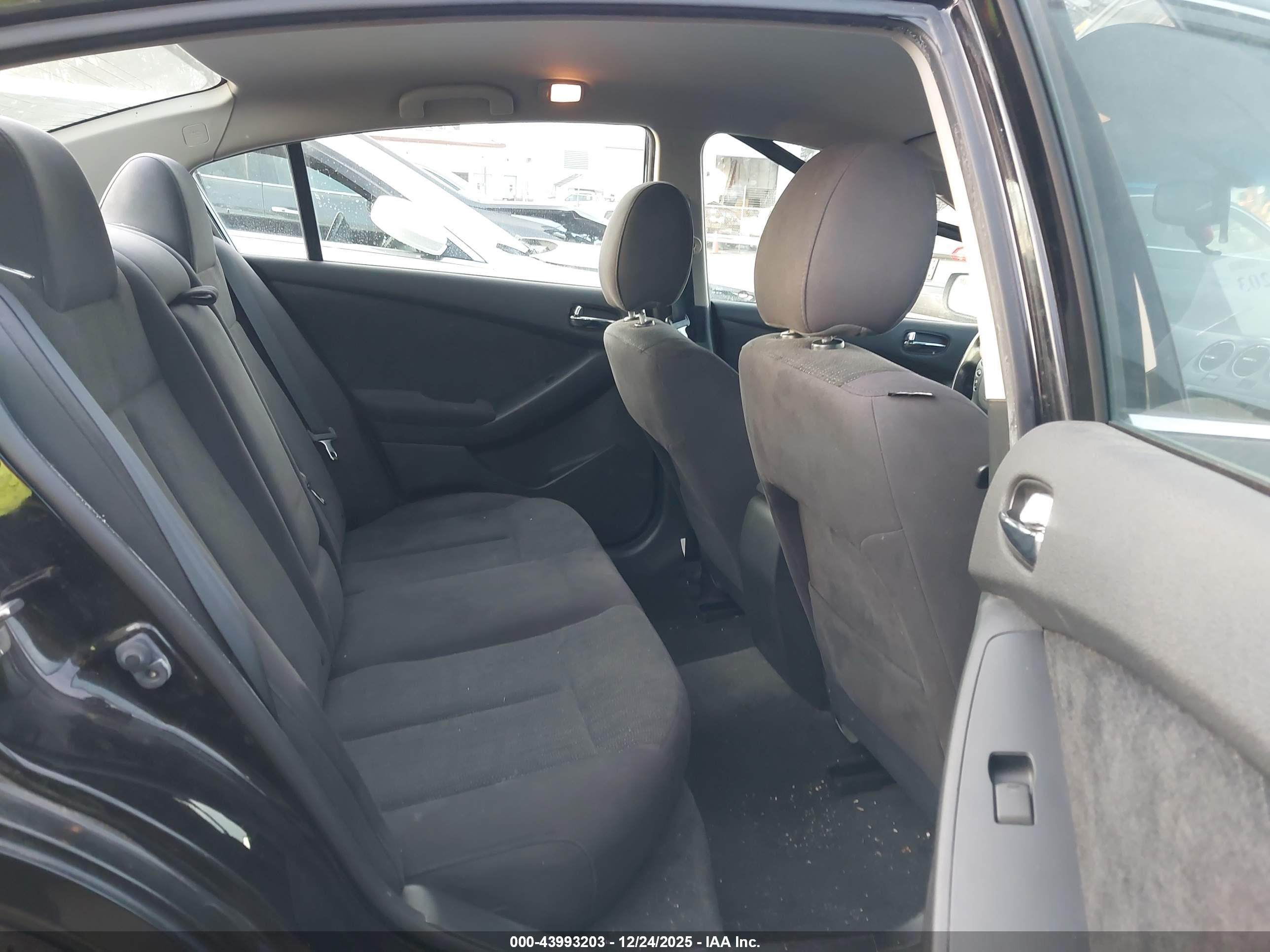NISSAN ALTIMA image 8