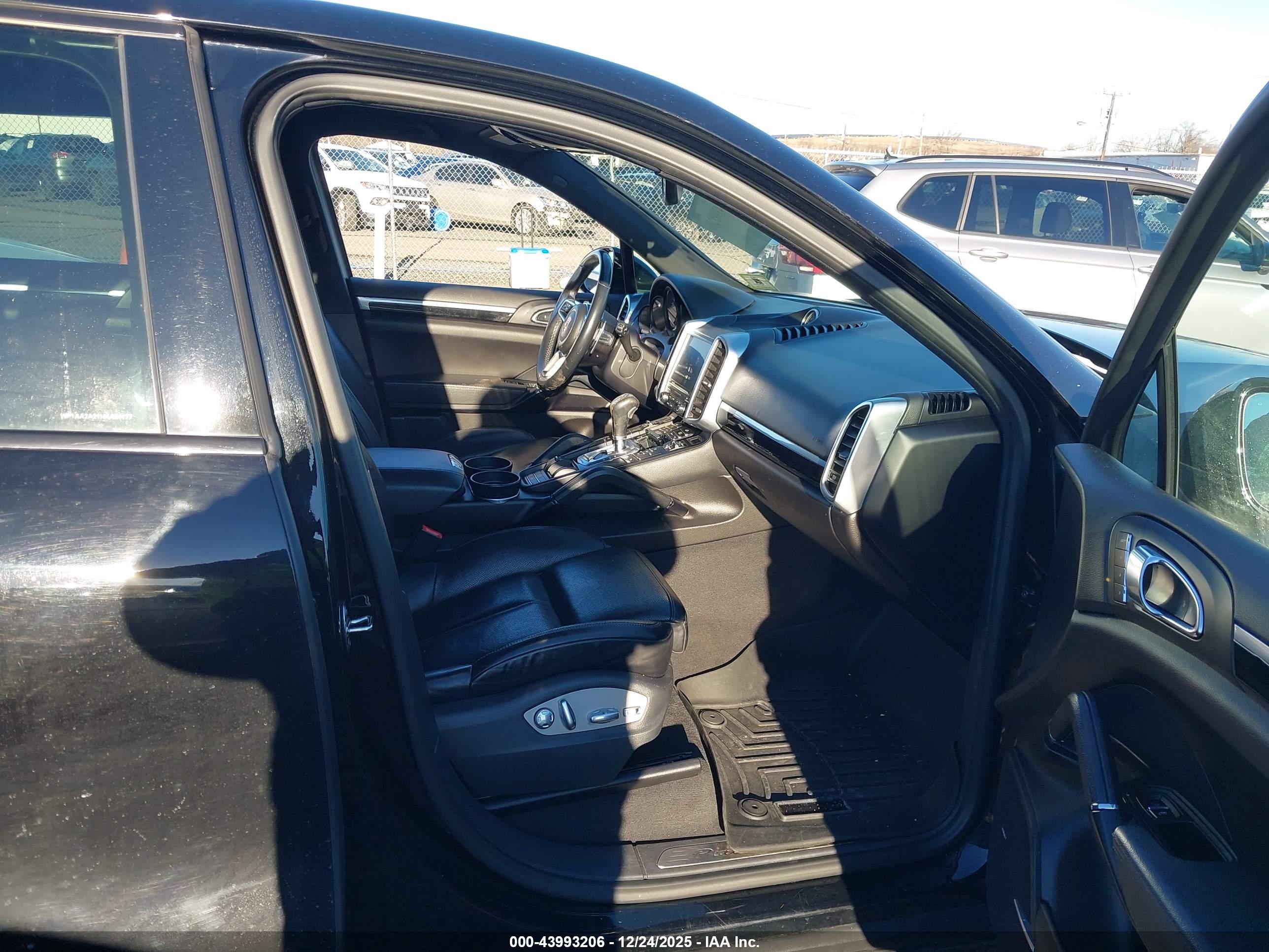 PORSCHE CAYENNE image 5