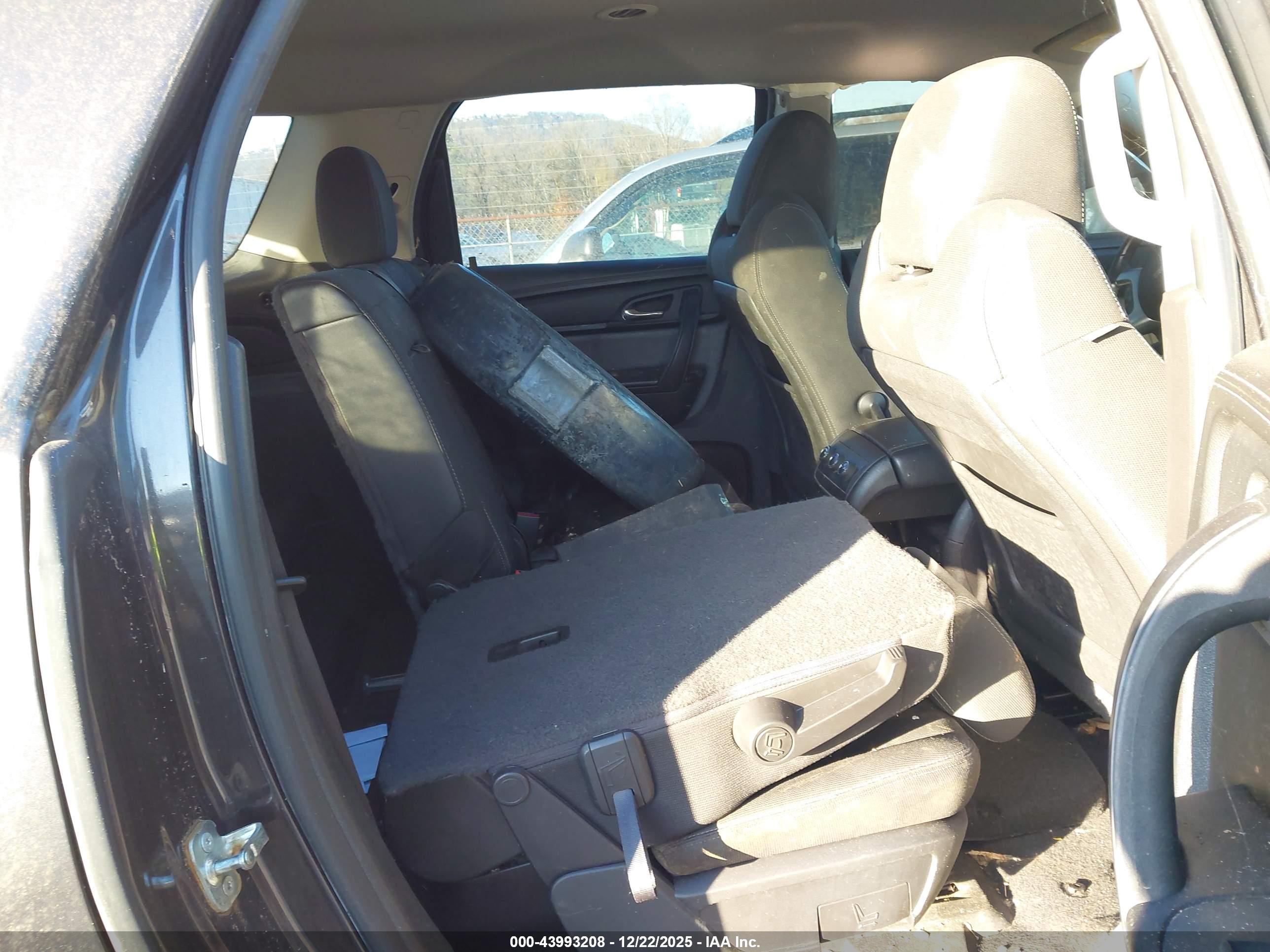 GMC ACADIA image 8