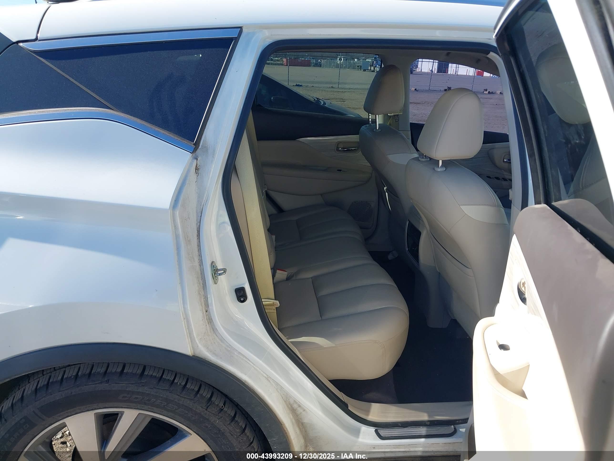 NISSAN MURANO image 8