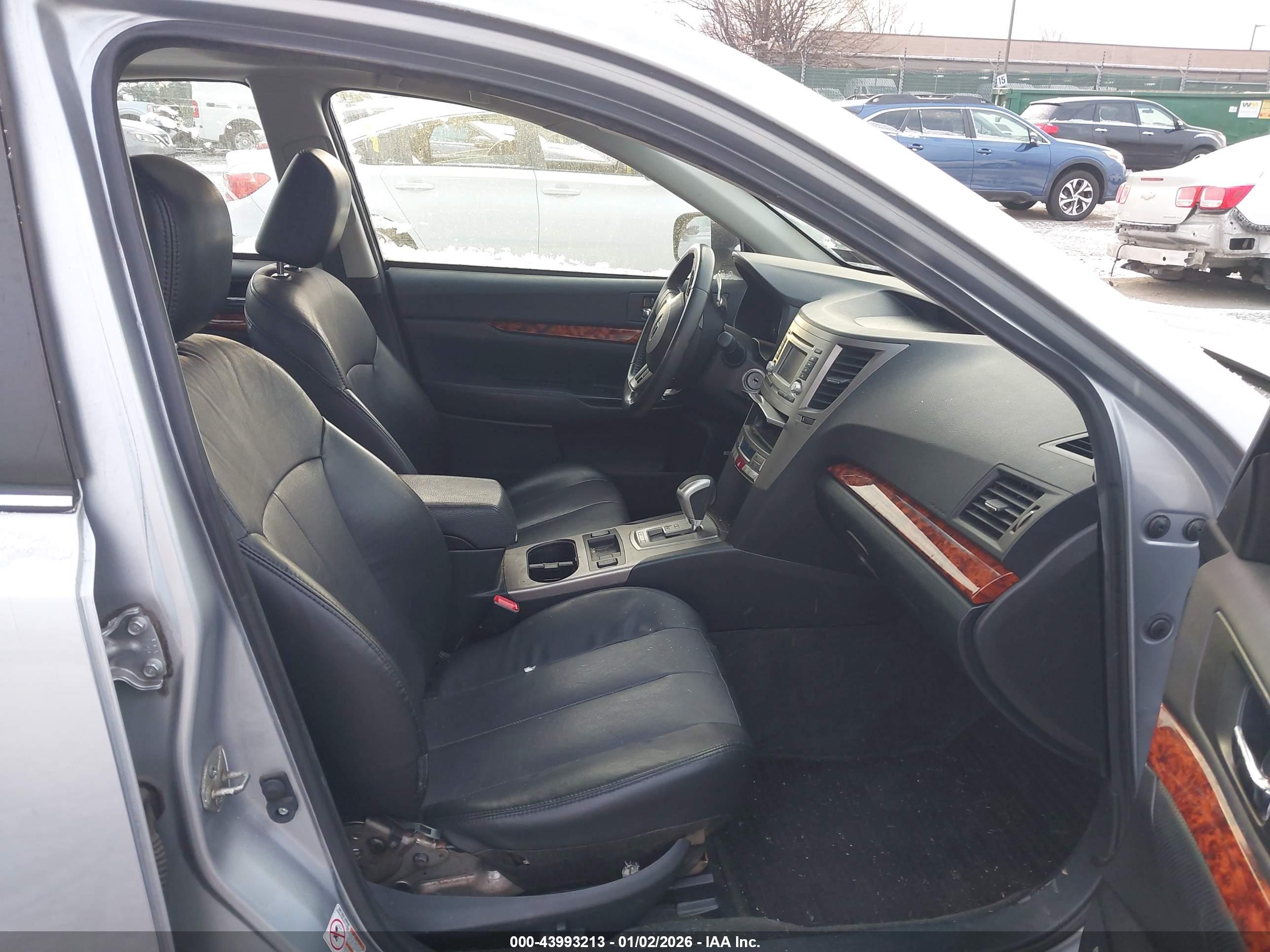 SUBARU LEGACY image 5