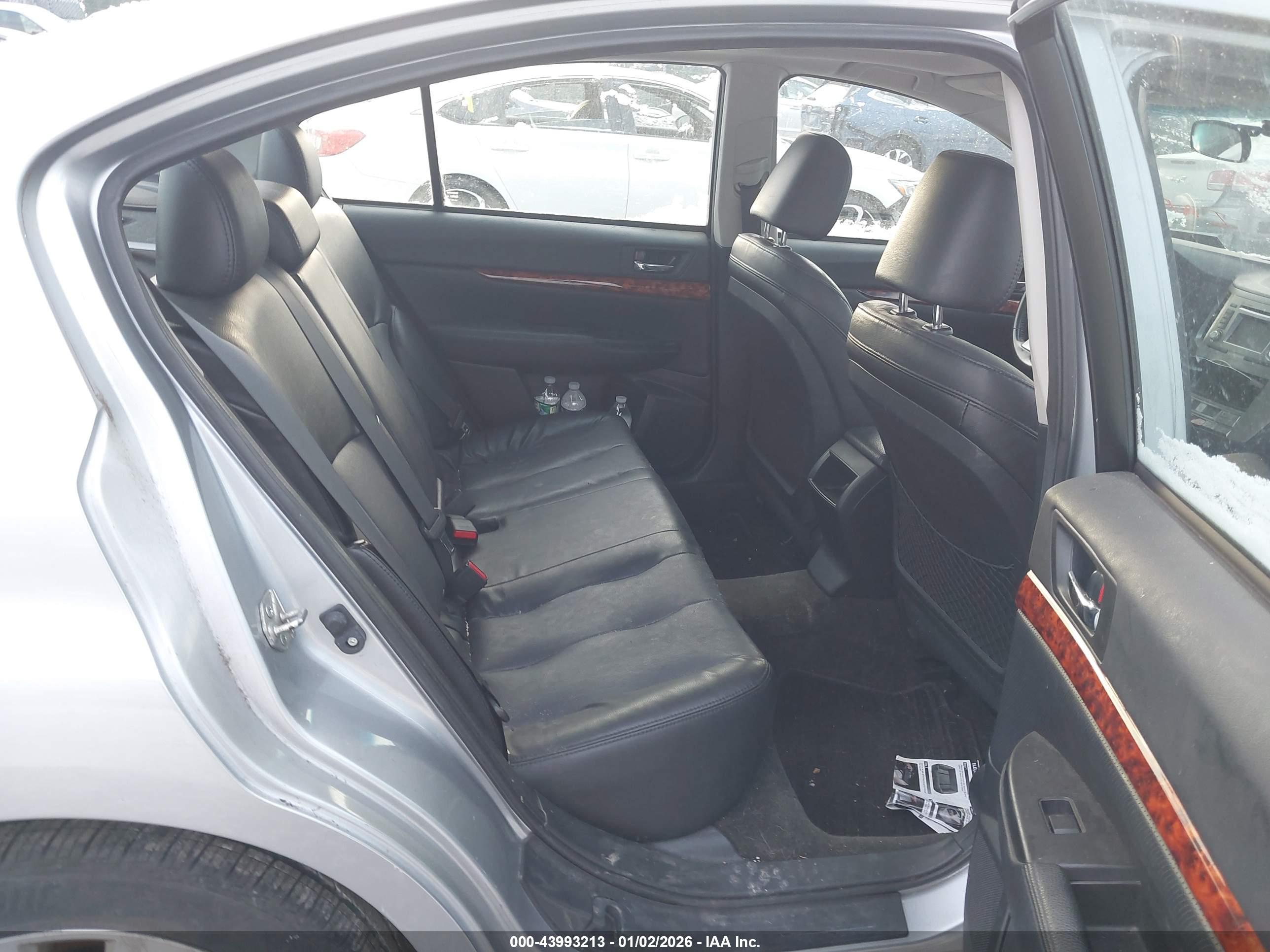 SUBARU LEGACY image 8