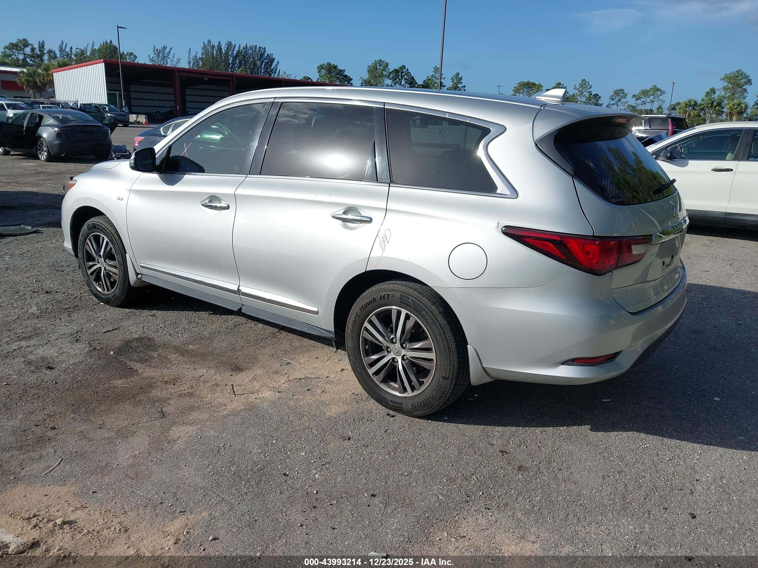 INFINITI QX60 image 3