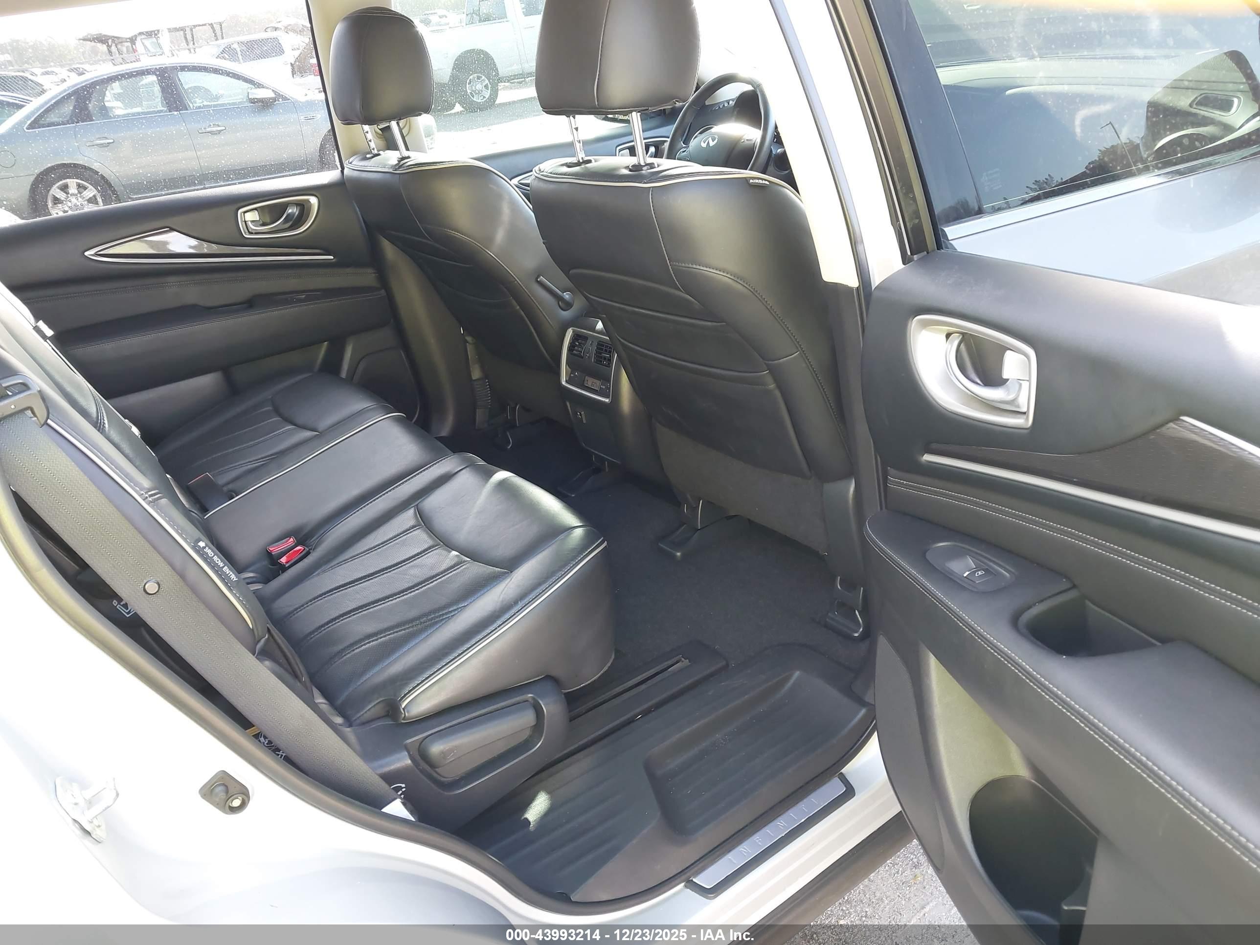 INFINITI QX60 image 8