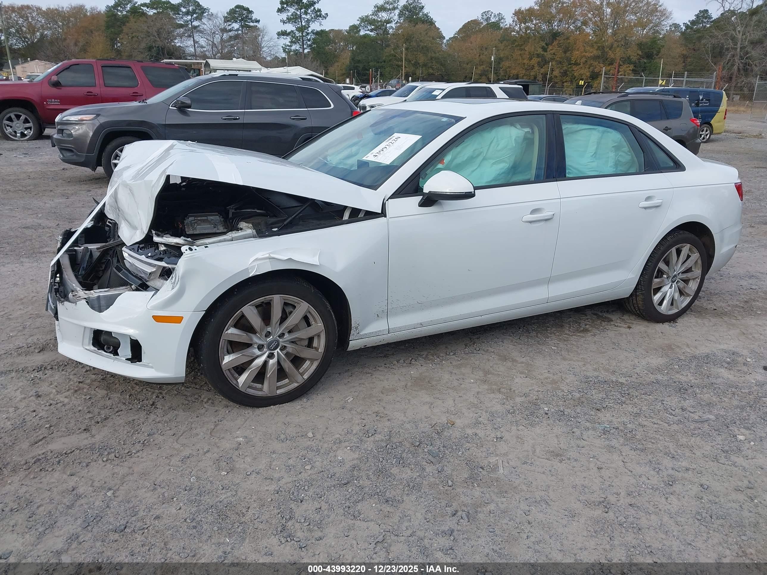 AUDI A4 image 2