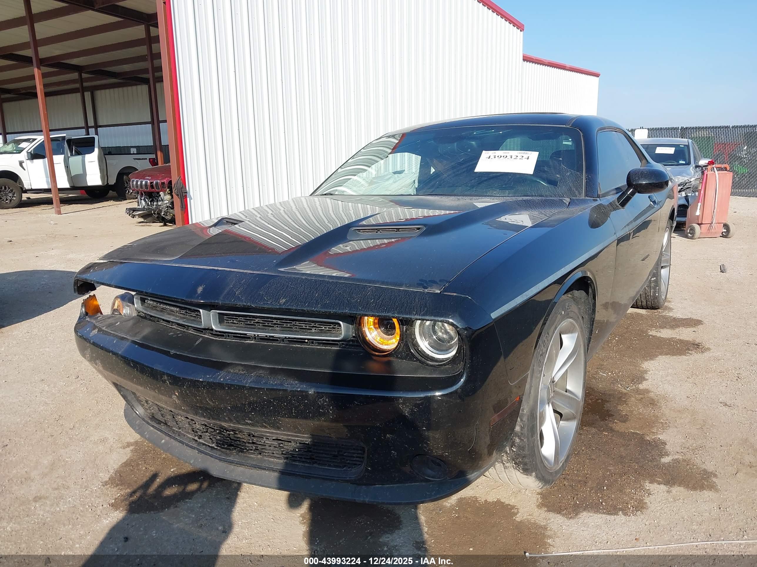 DODGE CHALLENGER image 2