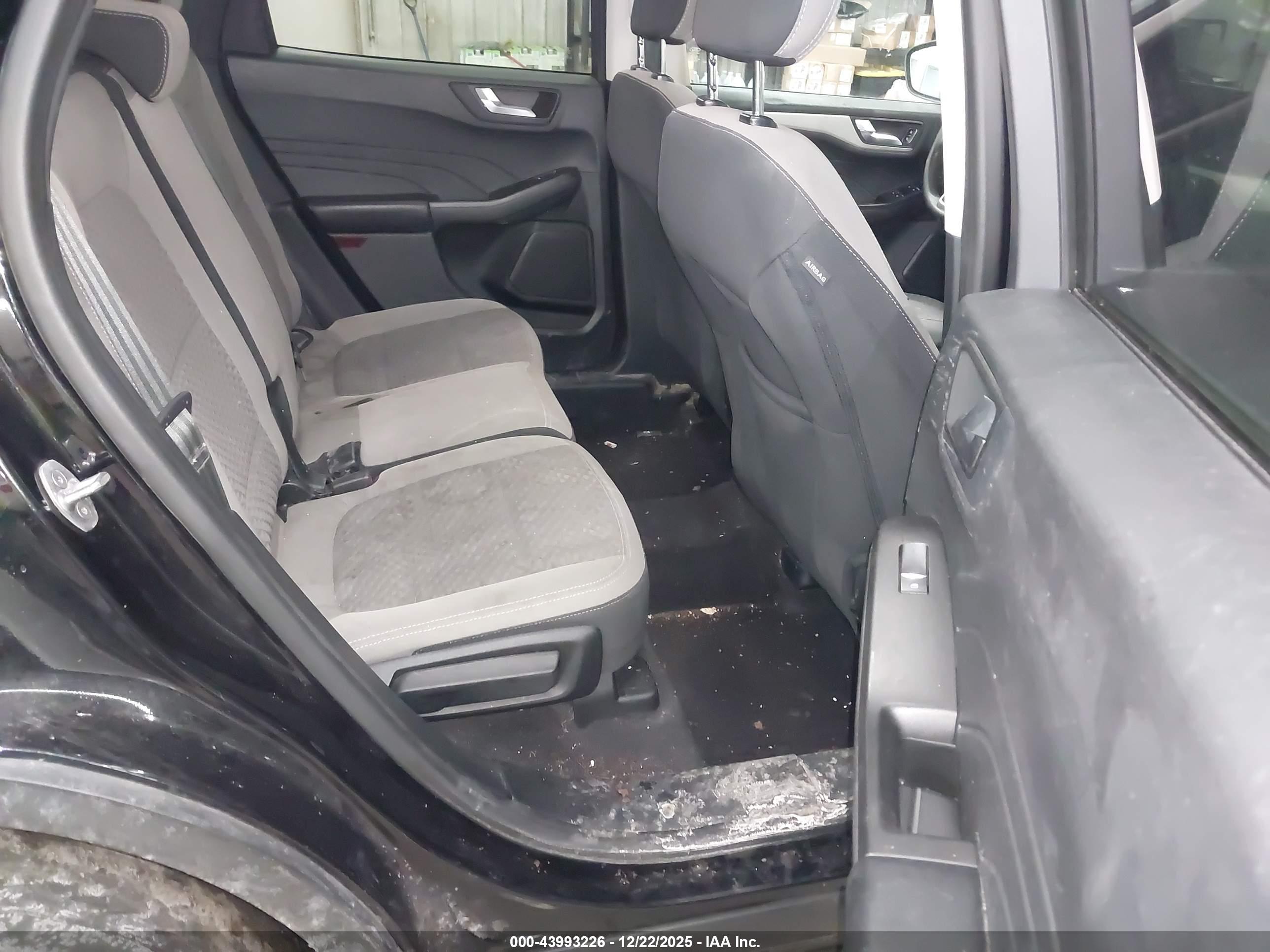 FORD ESCAPE image 8