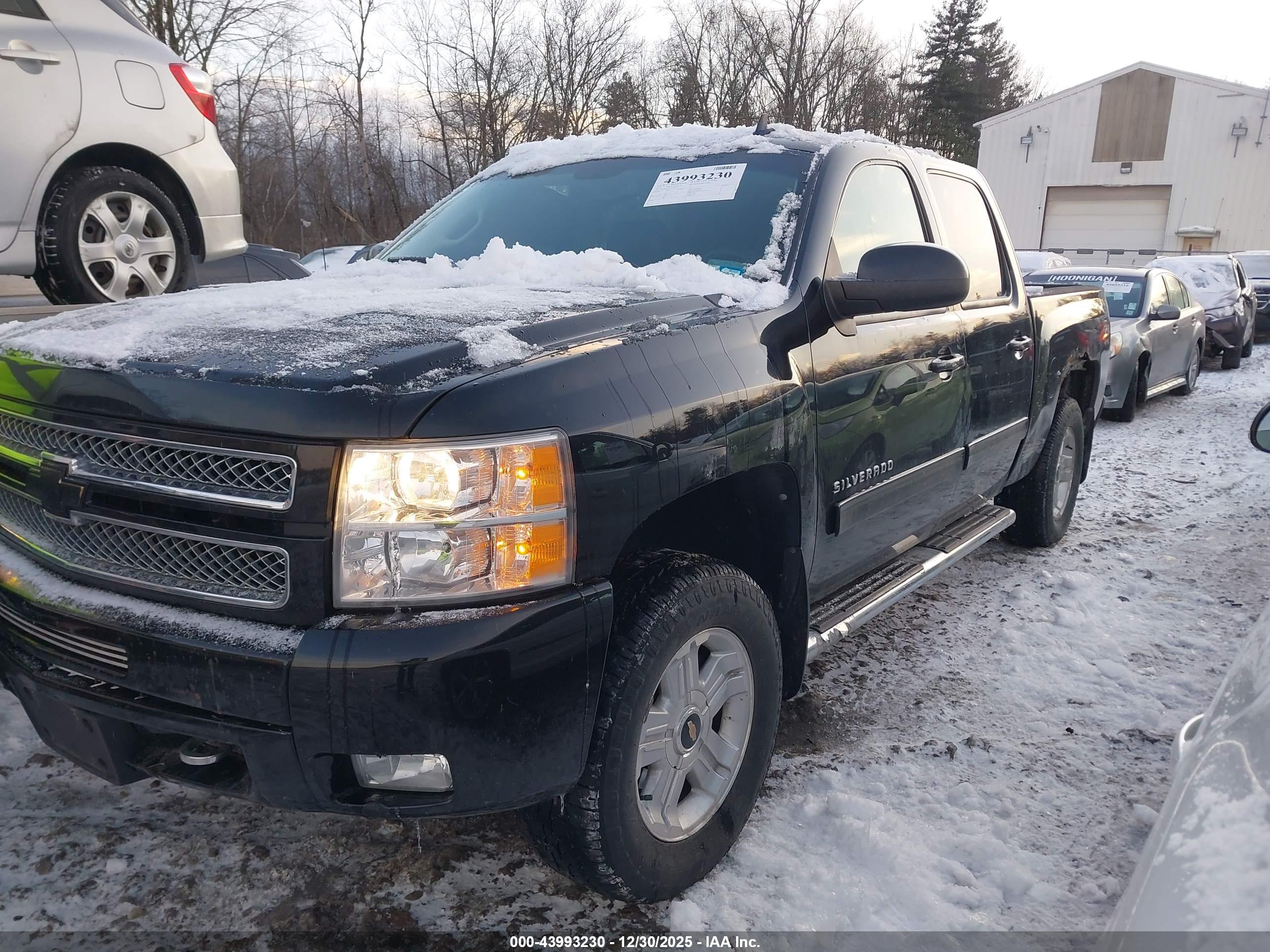 CHEVROLET SILVERADO image 2