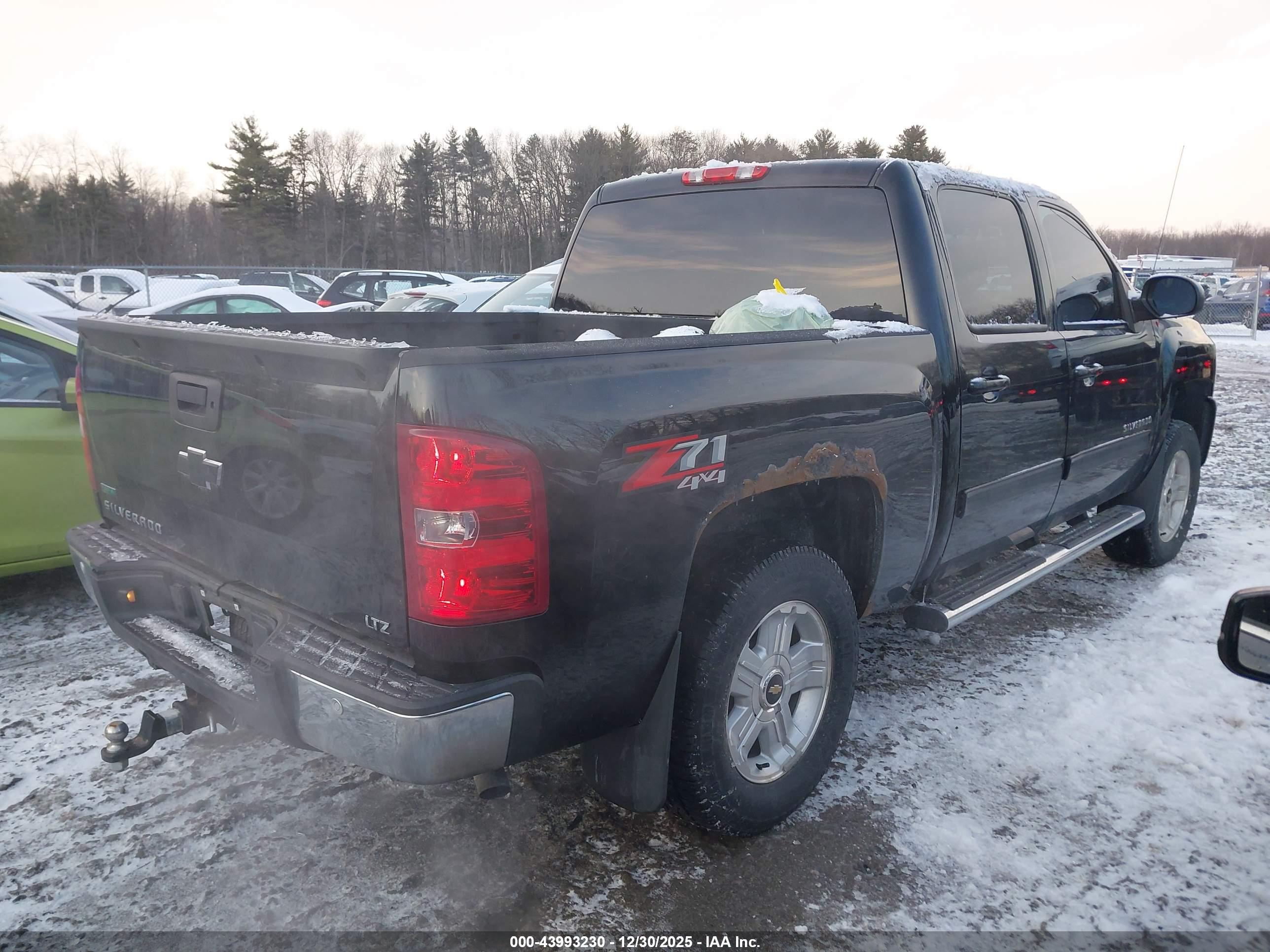 CHEVROLET SILVERADO image 4