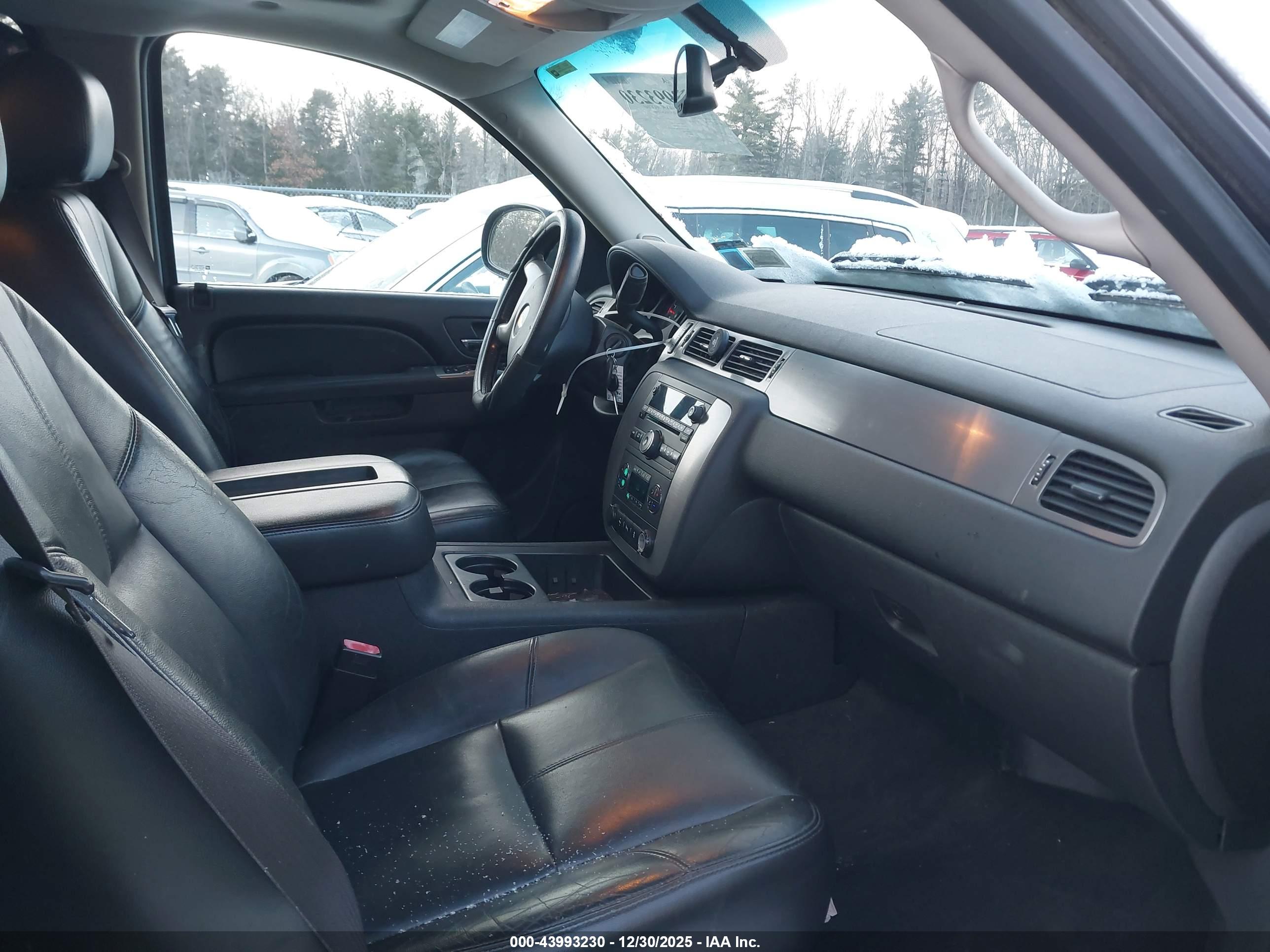 CHEVROLET SILVERADO image 5