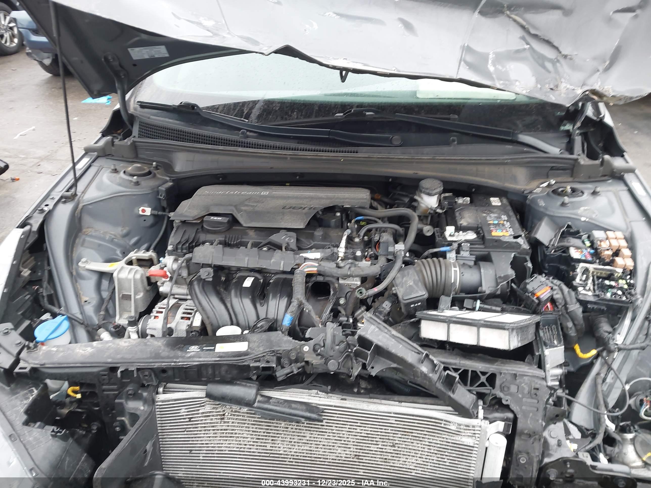 HYUNDAI ELANTRA image 10