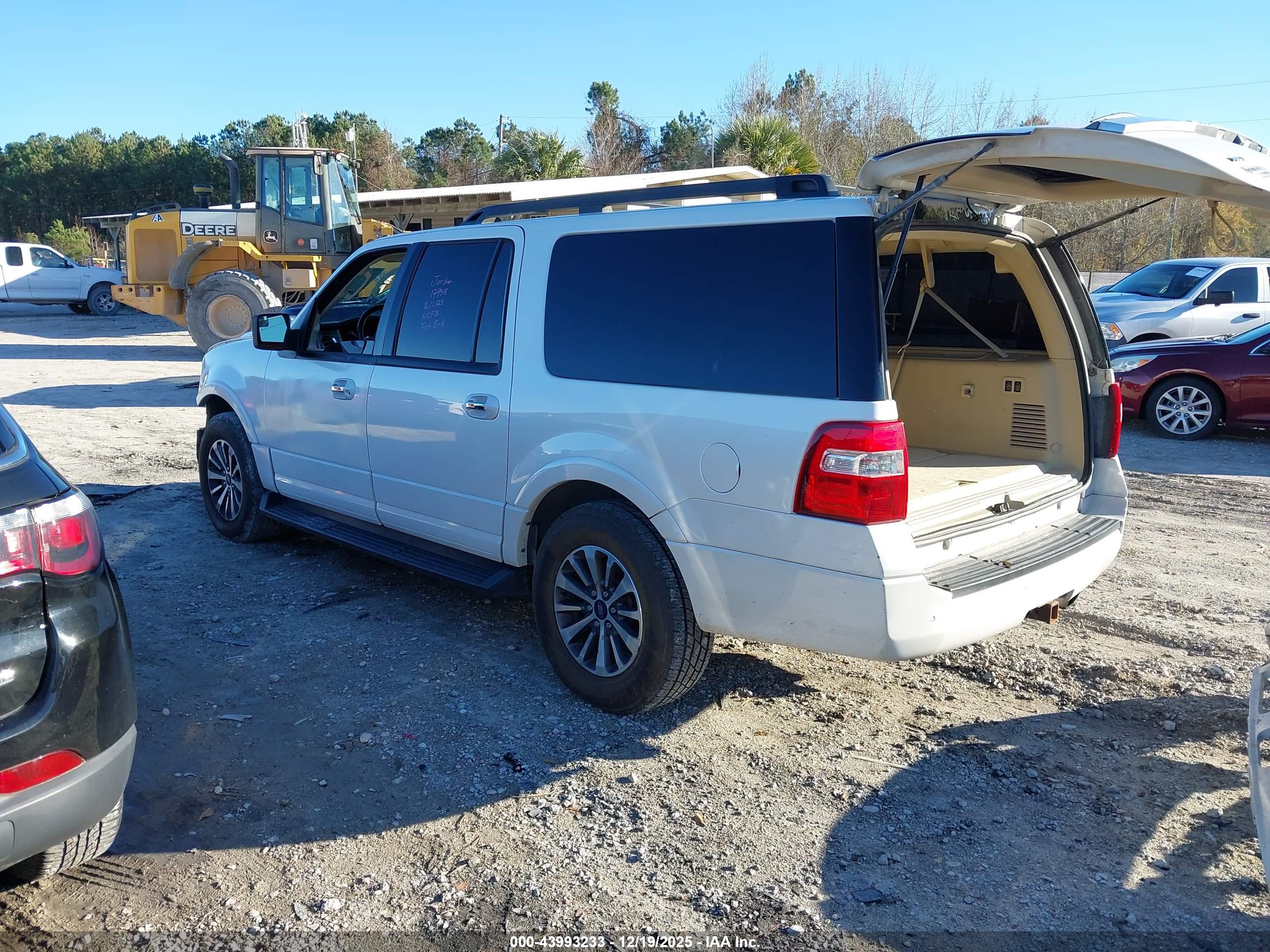 FORD EXPEDITION image 3