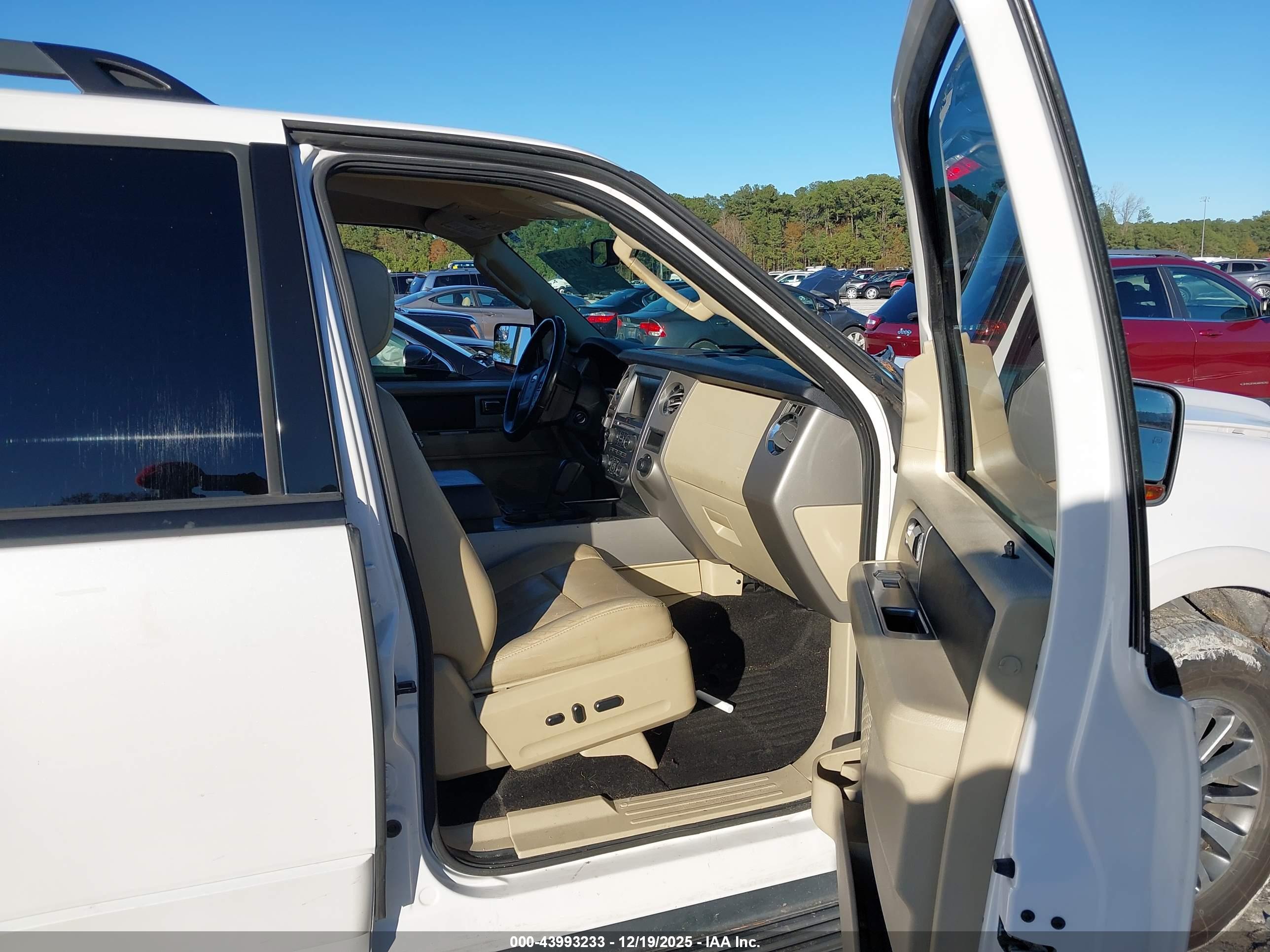 FORD EXPEDITION image 5