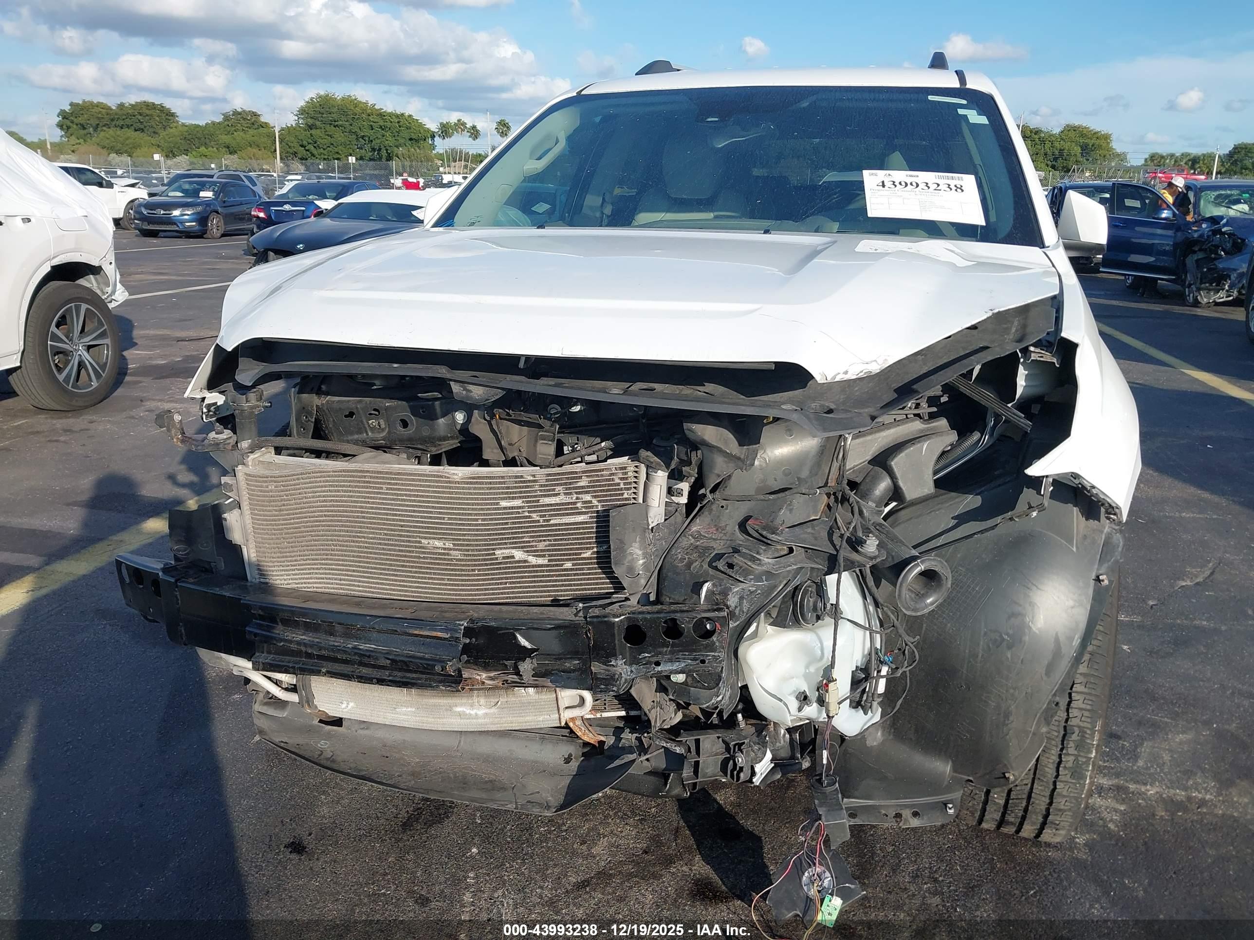 GMC ACADIA image 6