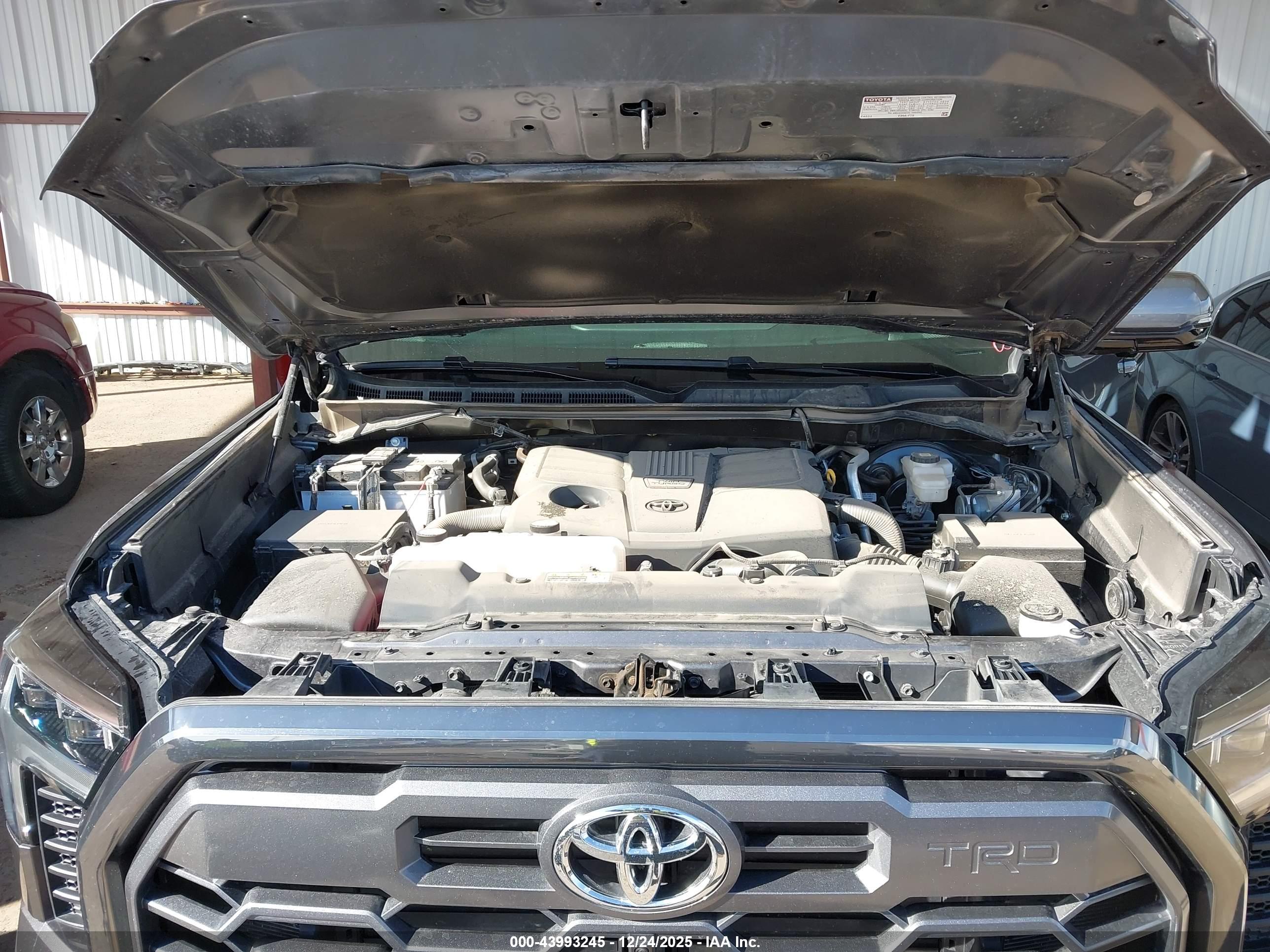 TOYOTA TUNDRA image 10