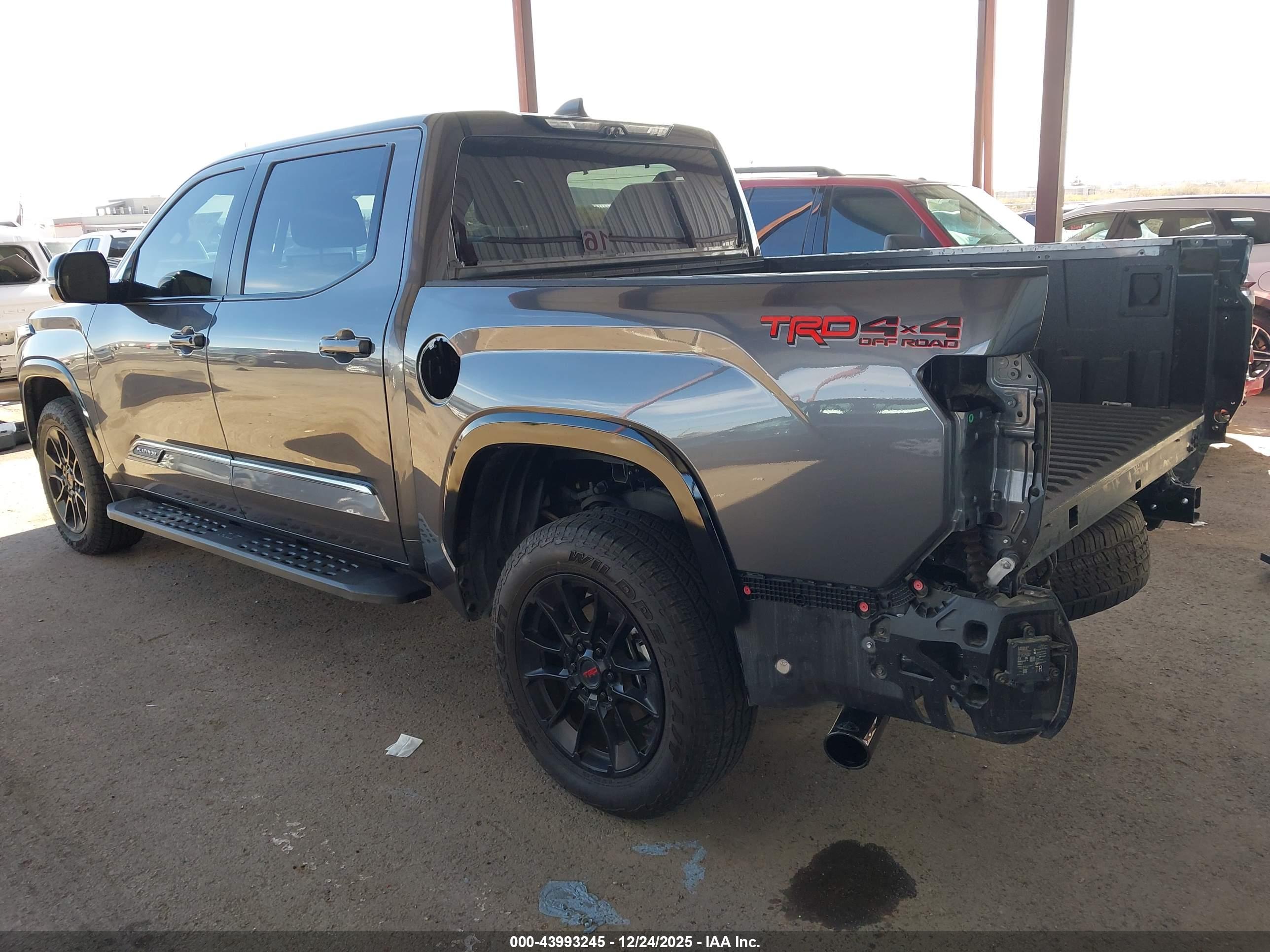 TOYOTA TUNDRA image 3