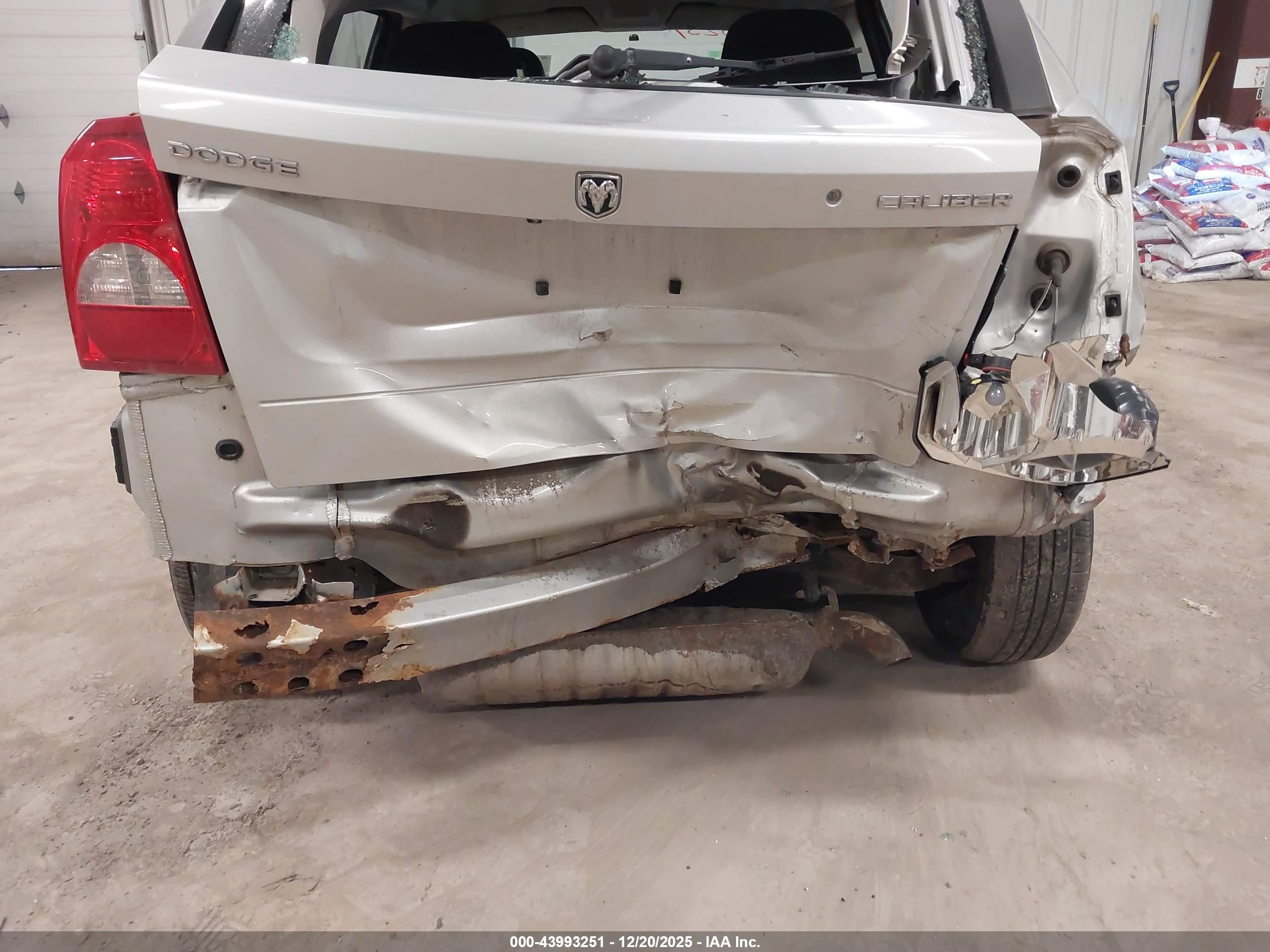 DODGE CALIBER image 6