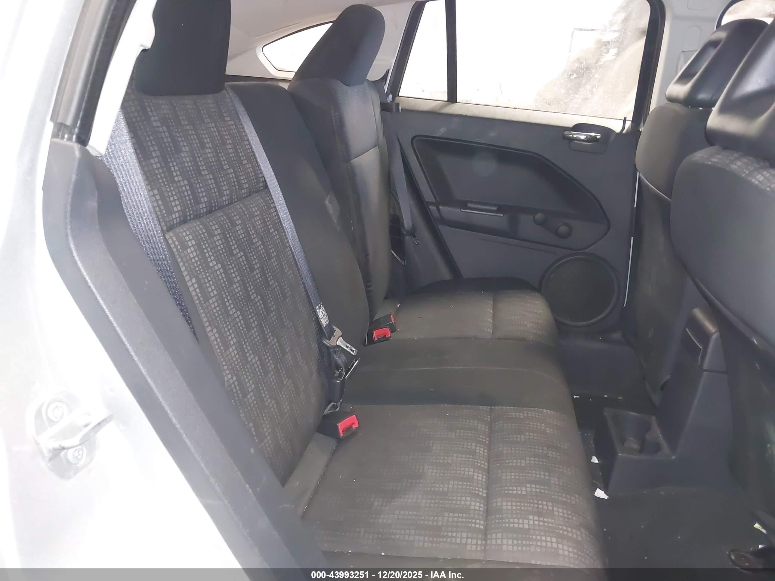 DODGE CALIBER image 8