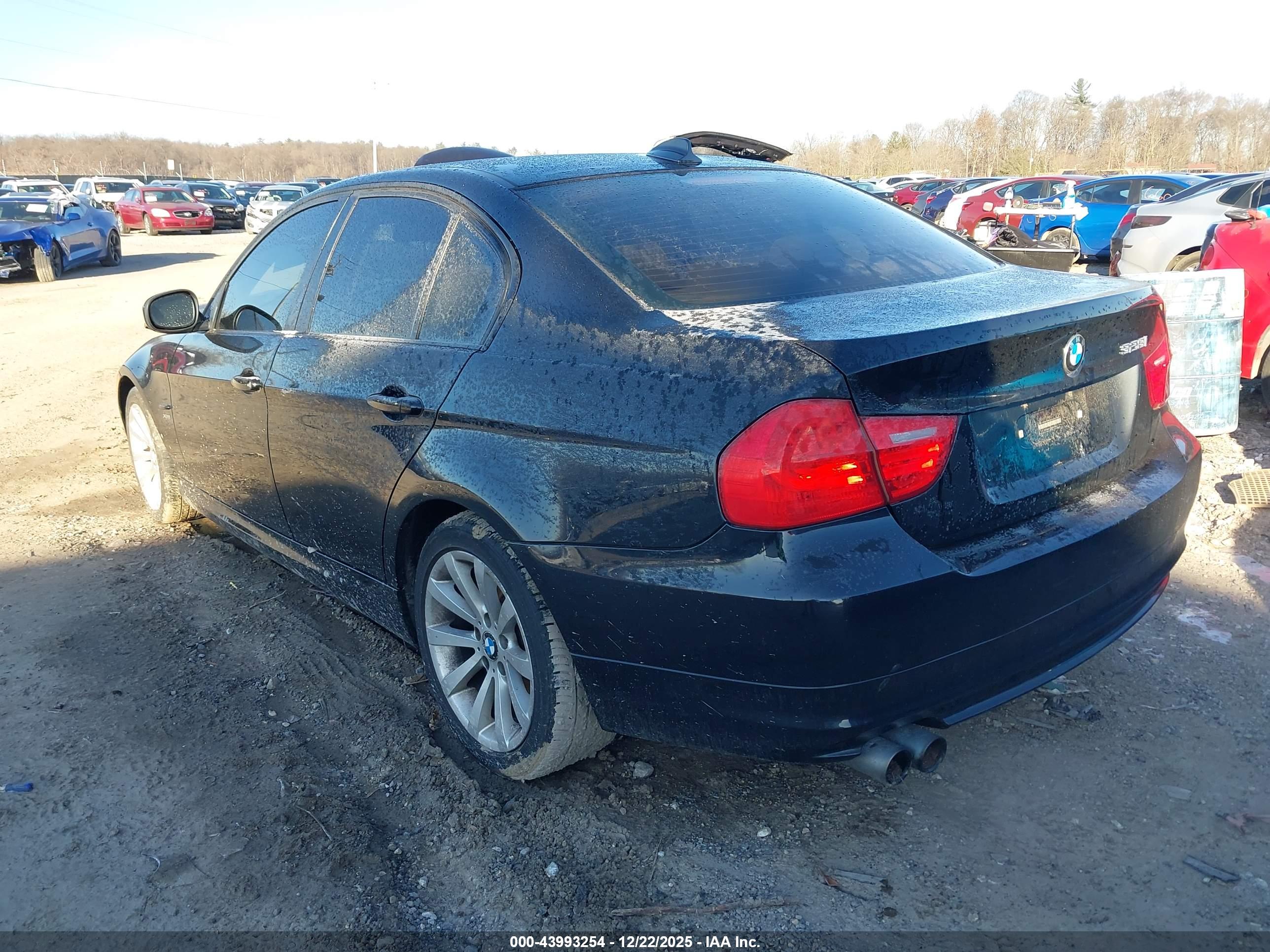 BMW 328I image 3