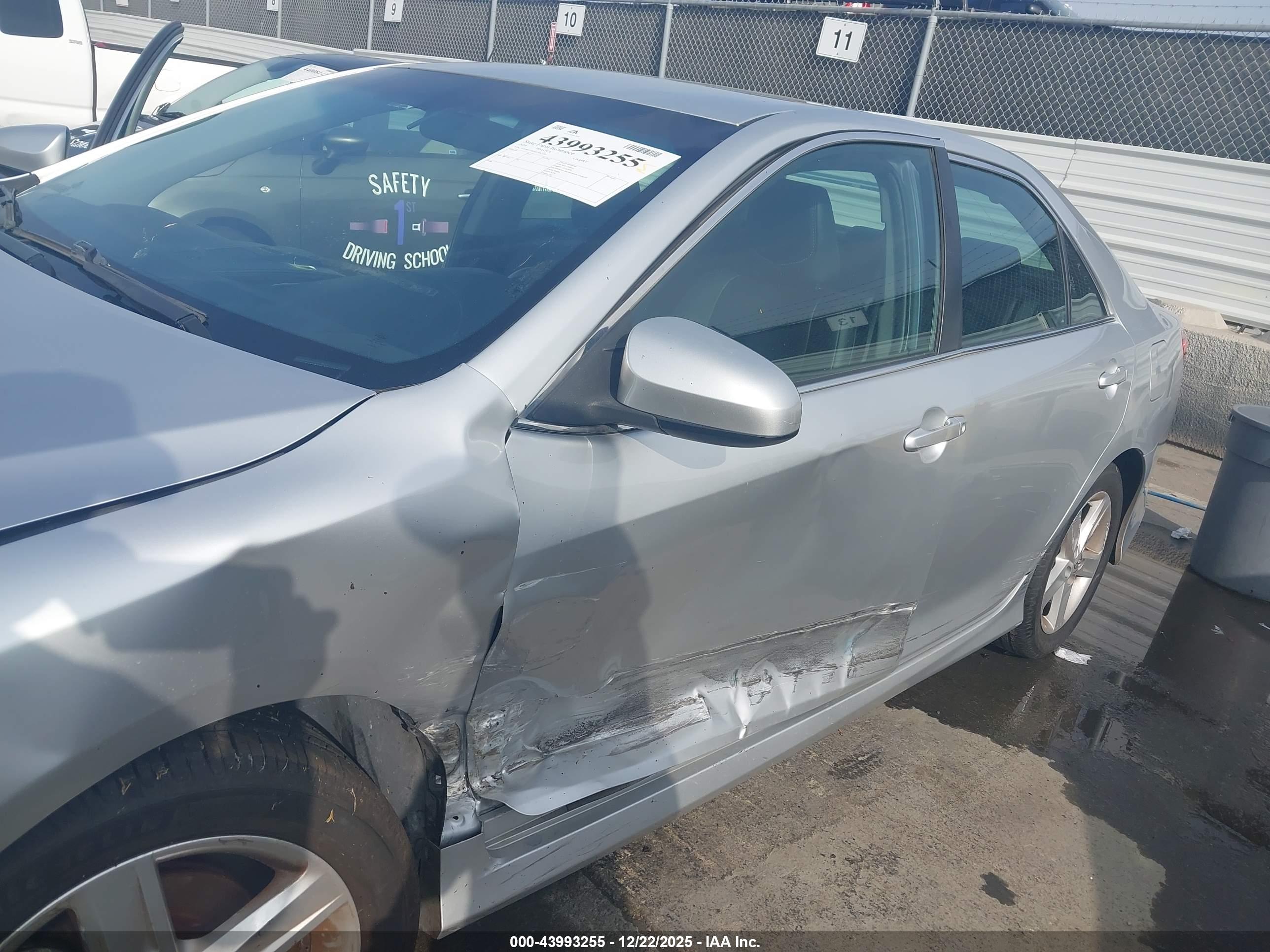 TOYOTA CAMRY image 6