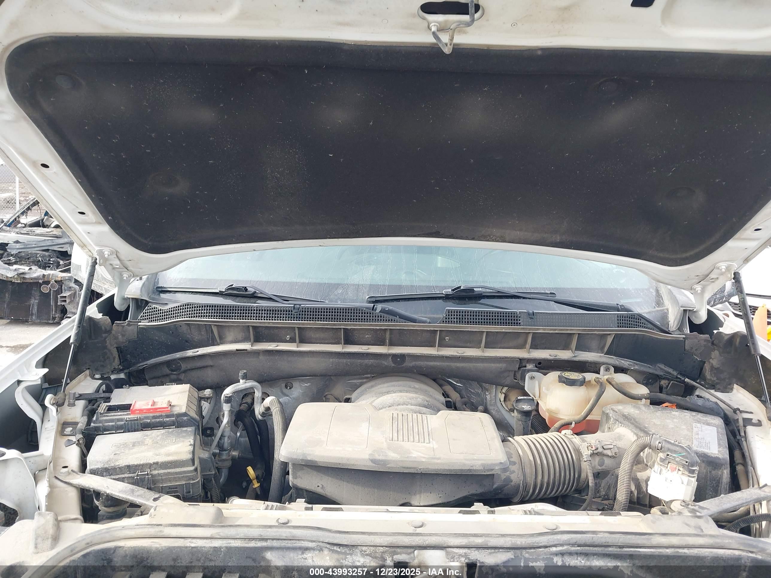 CHEVROLET SILVERADO image 10