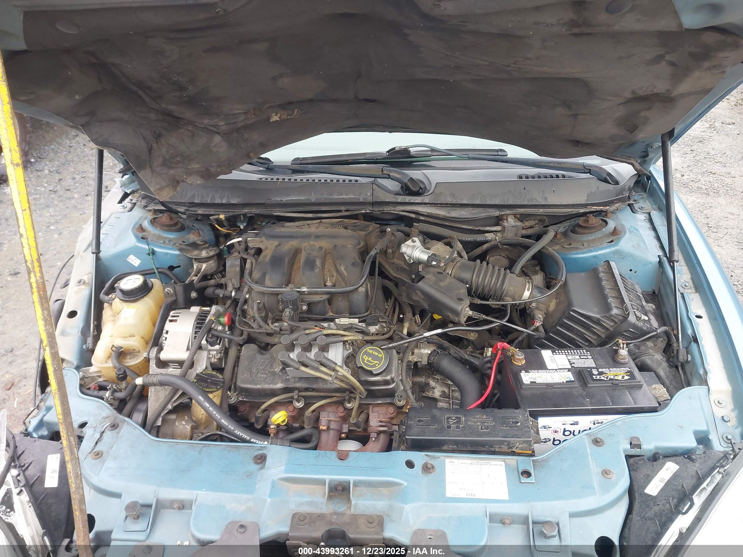 FORD TAURUS image 10