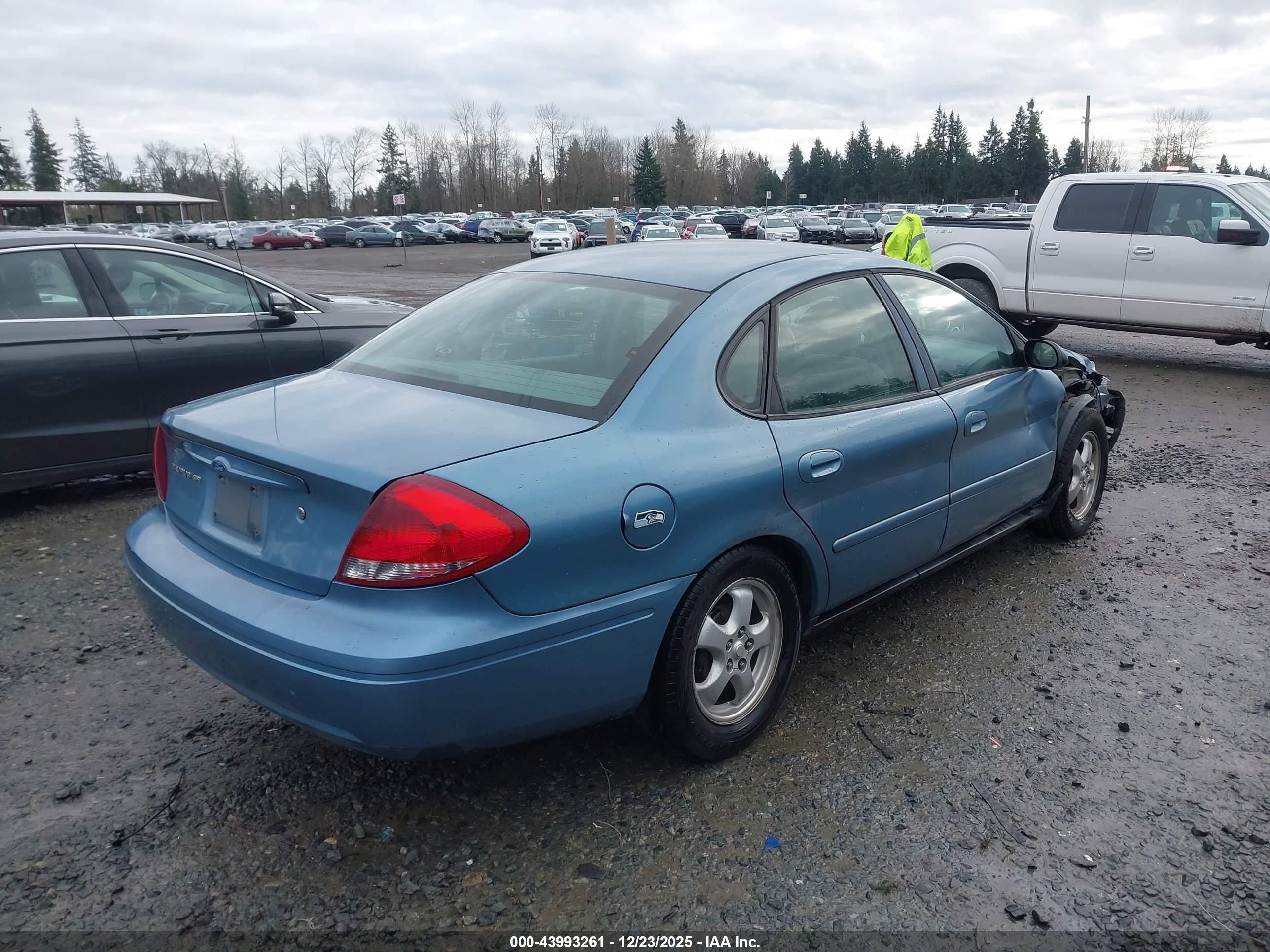 FORD TAURUS image 4
