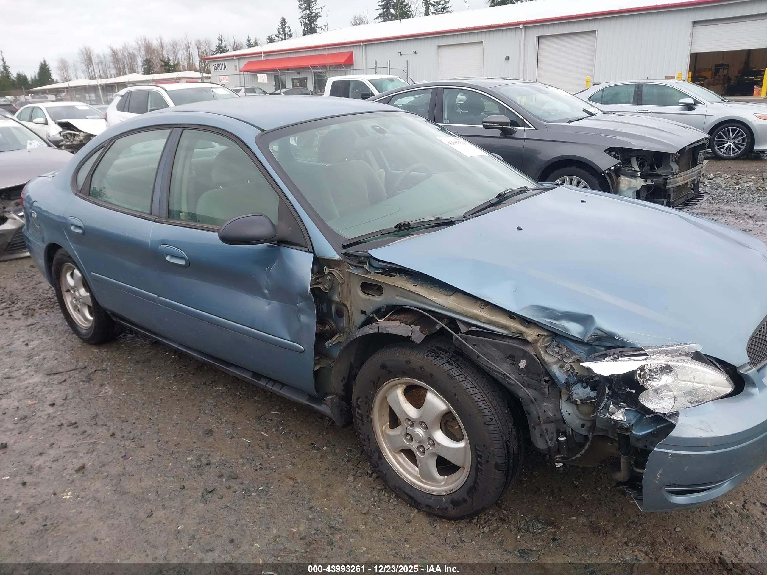 FORD TAURUS image 6