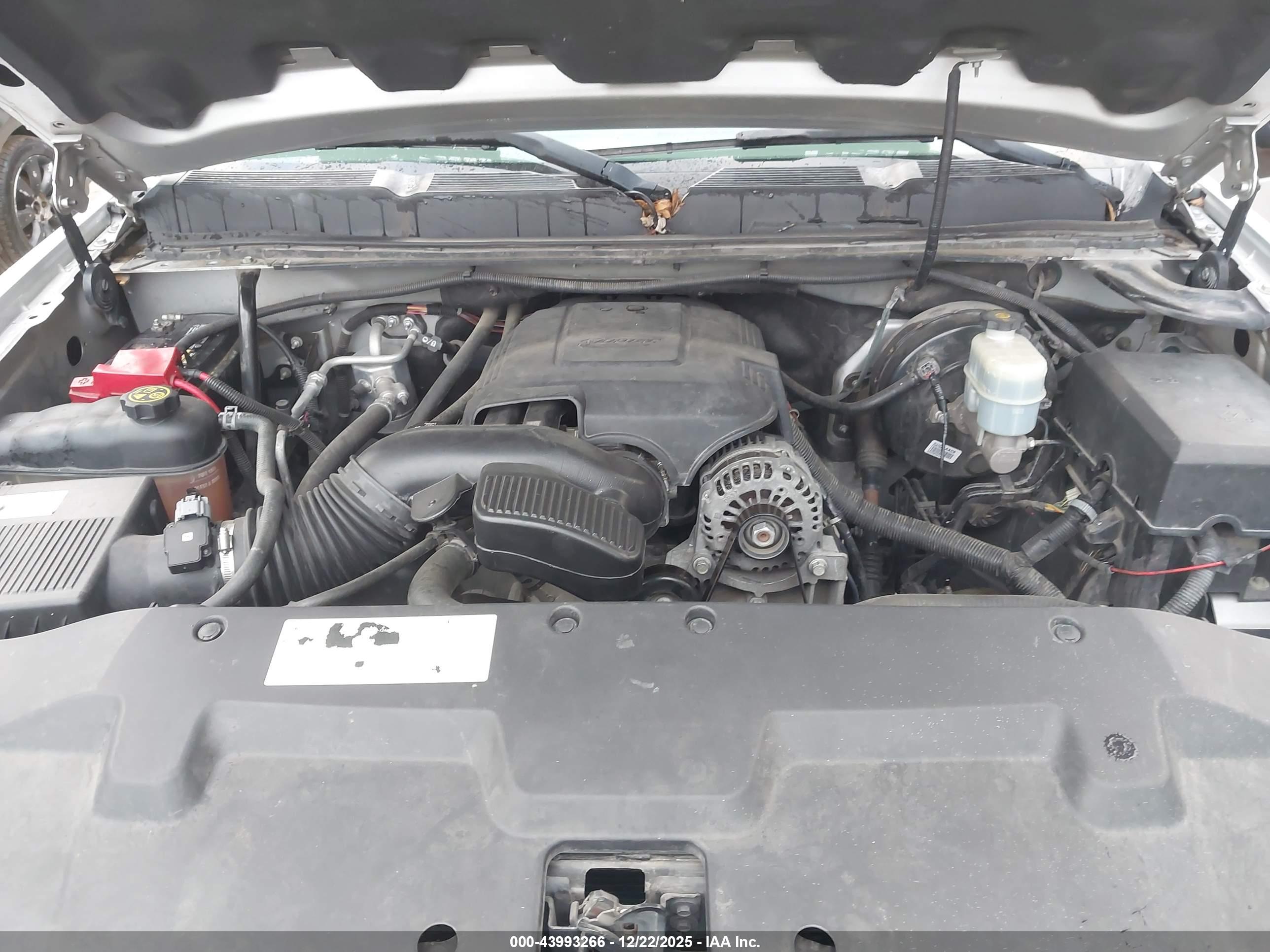 CHEVROLET SILVERADO image 10