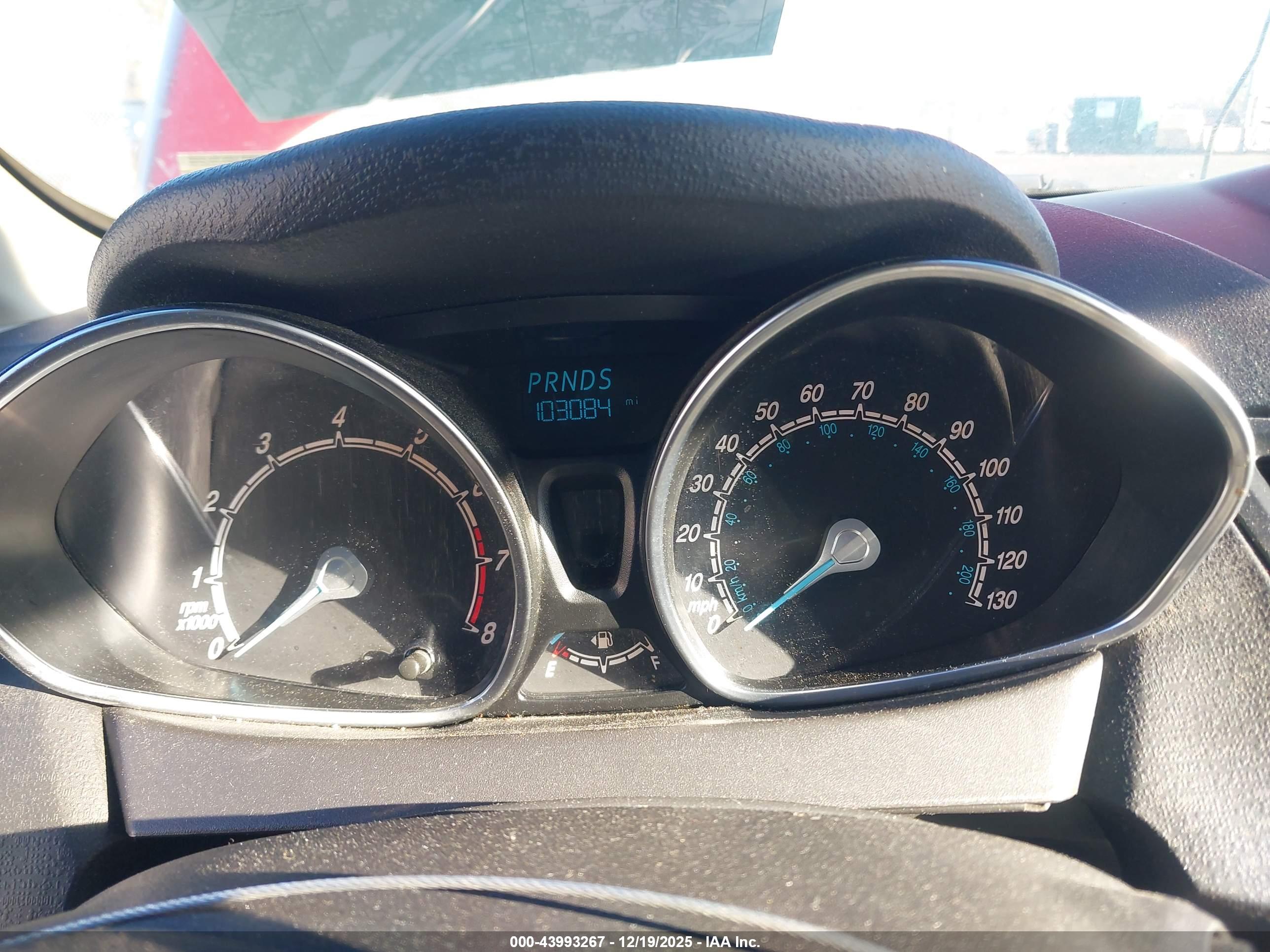 FORD FIESTA image 7