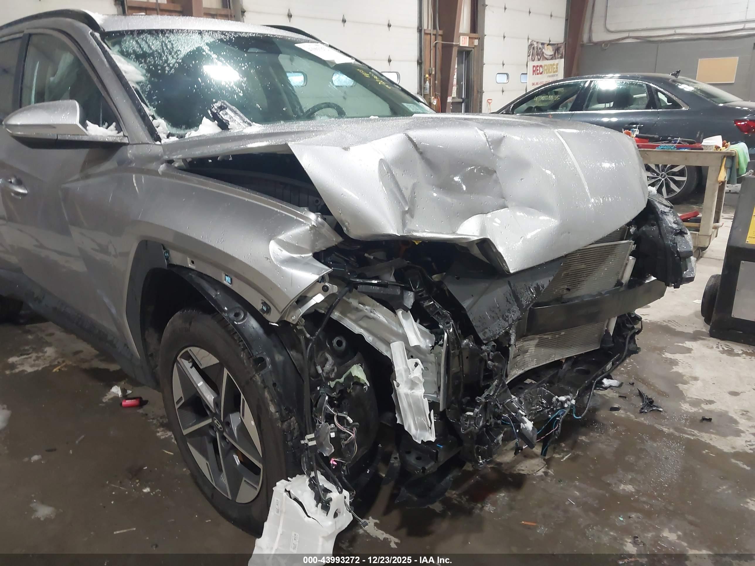 HYUNDAI TUCSON image 6