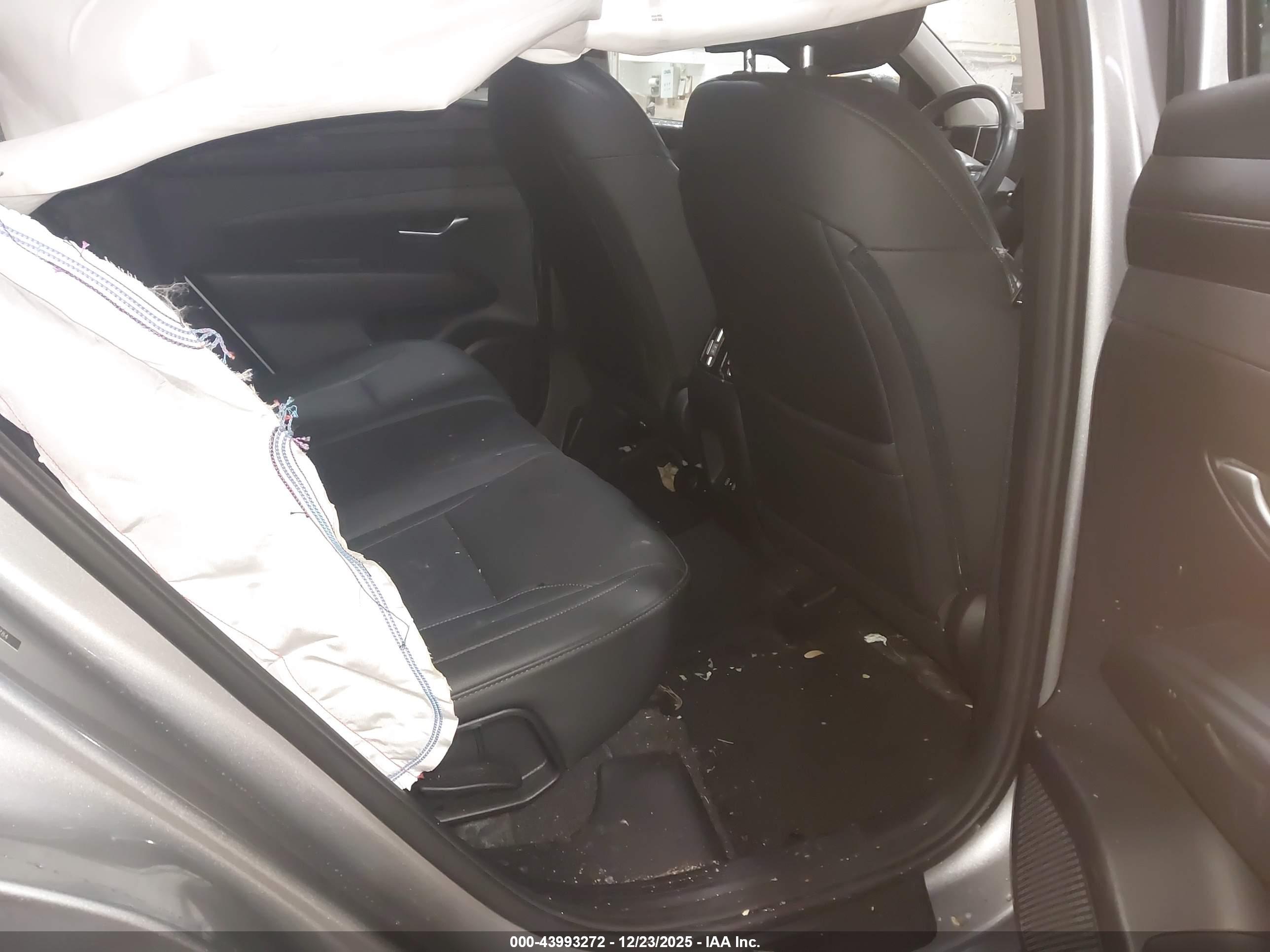 HYUNDAI TUCSON image 8
