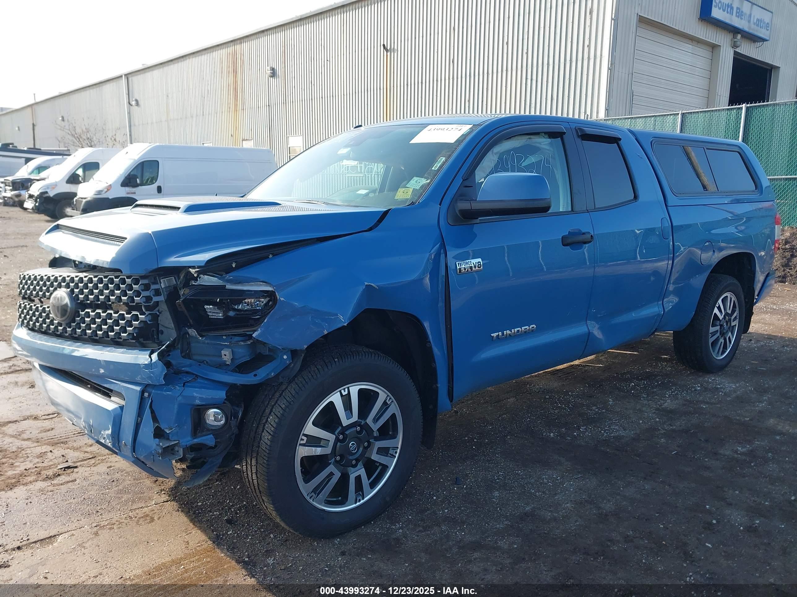 TOYOTA TUNDRA image 2