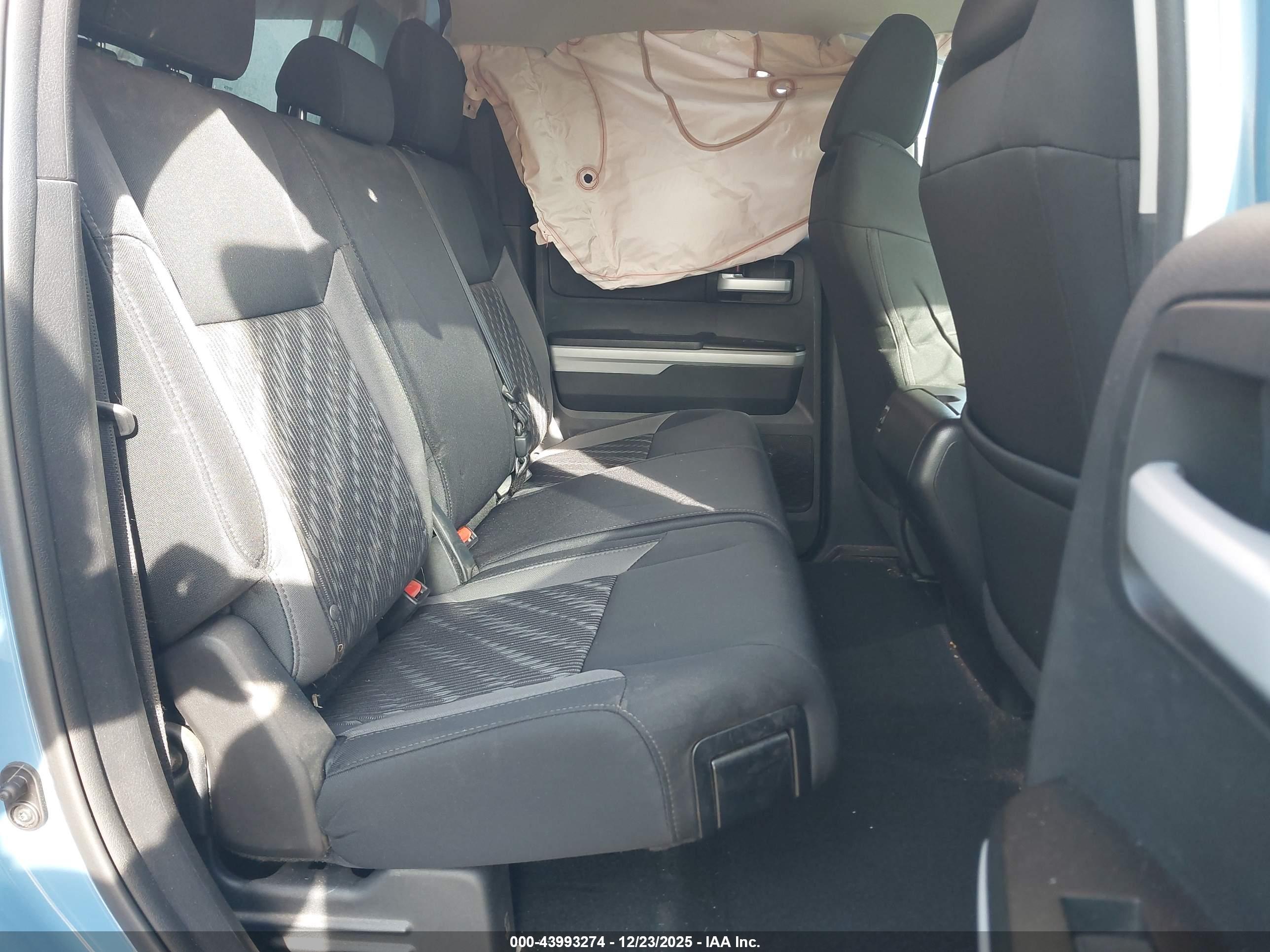 TOYOTA TUNDRA image 8
