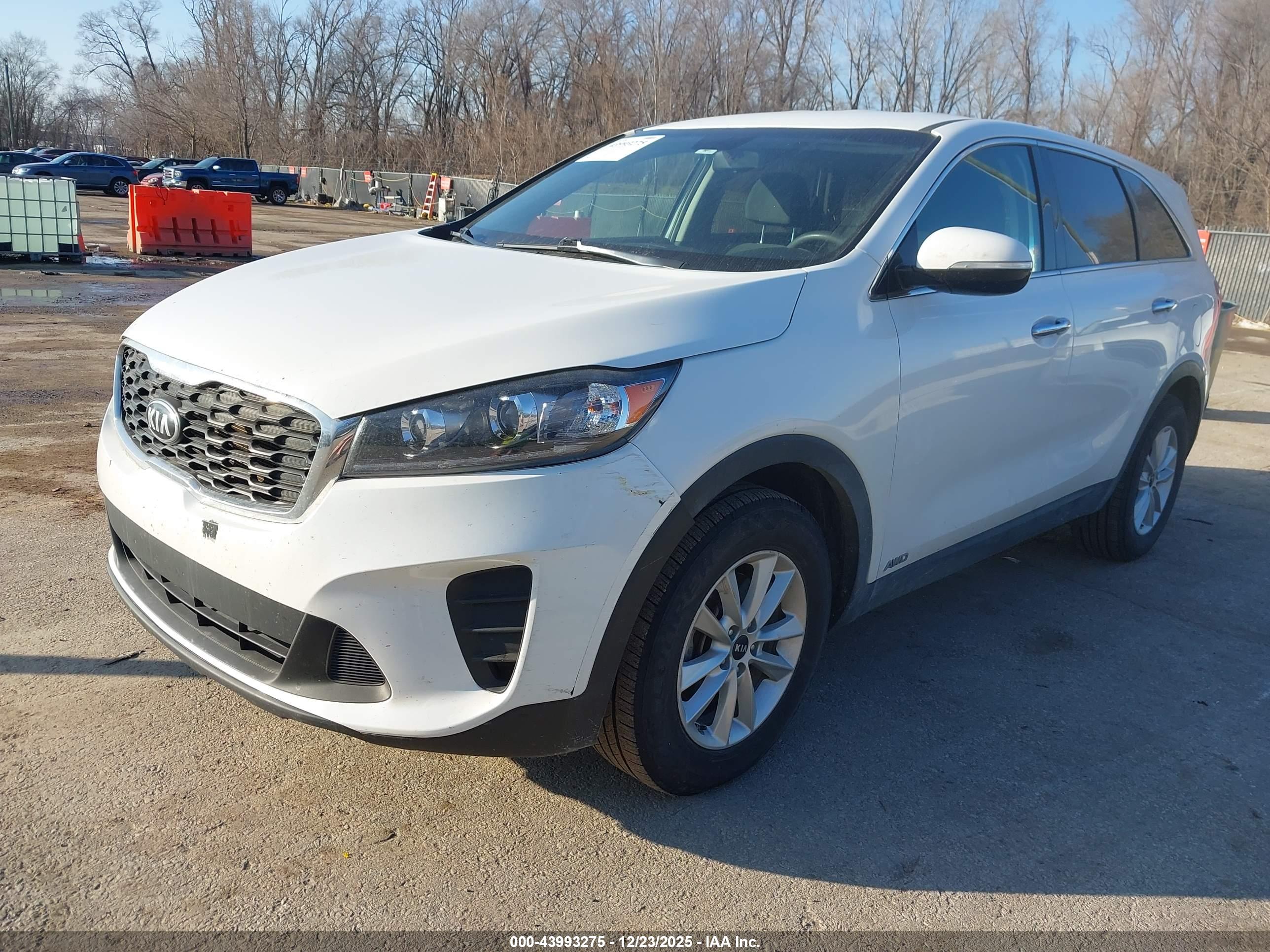KIA SORENTO image 2