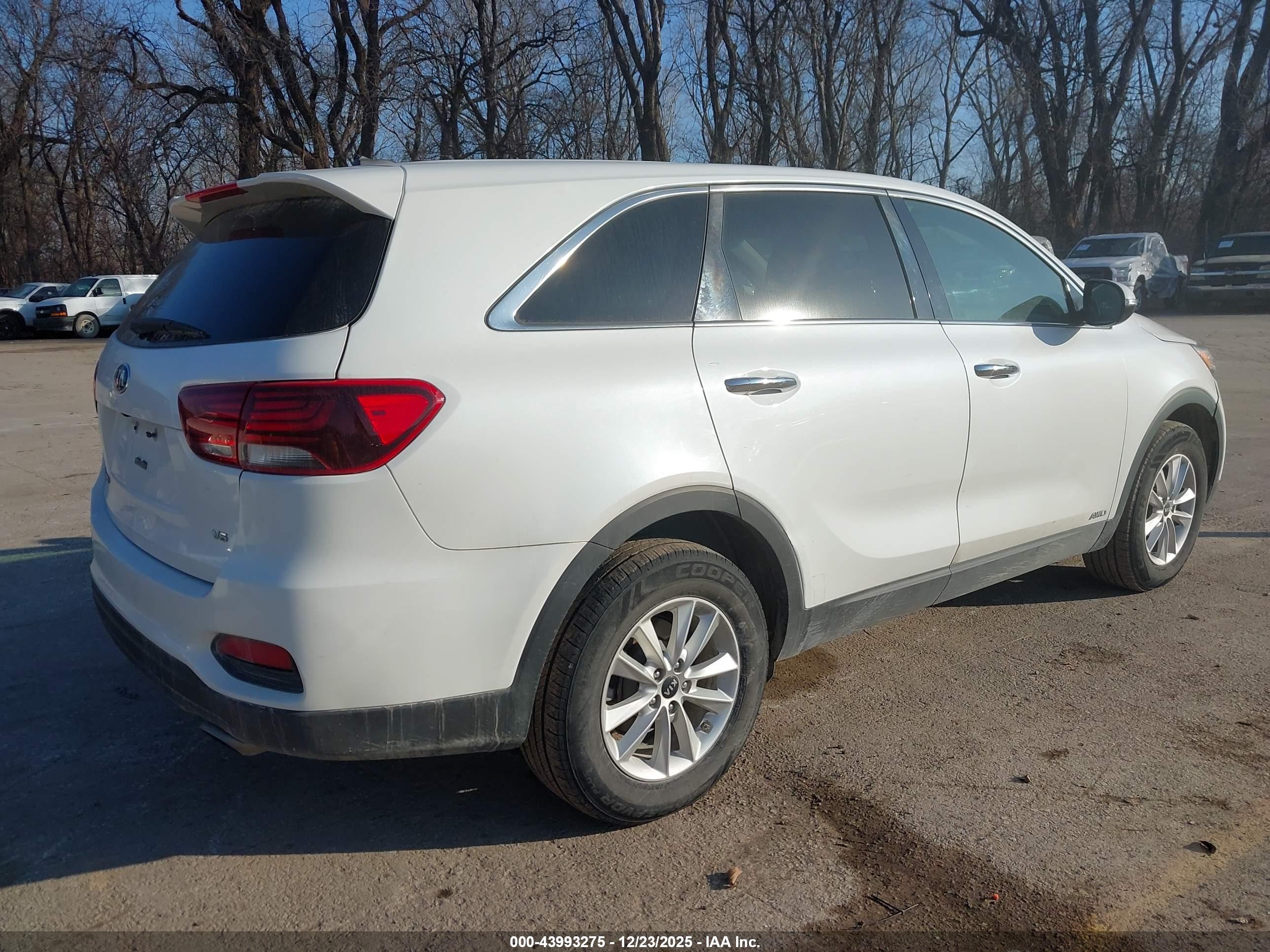 KIA SORENTO image 4