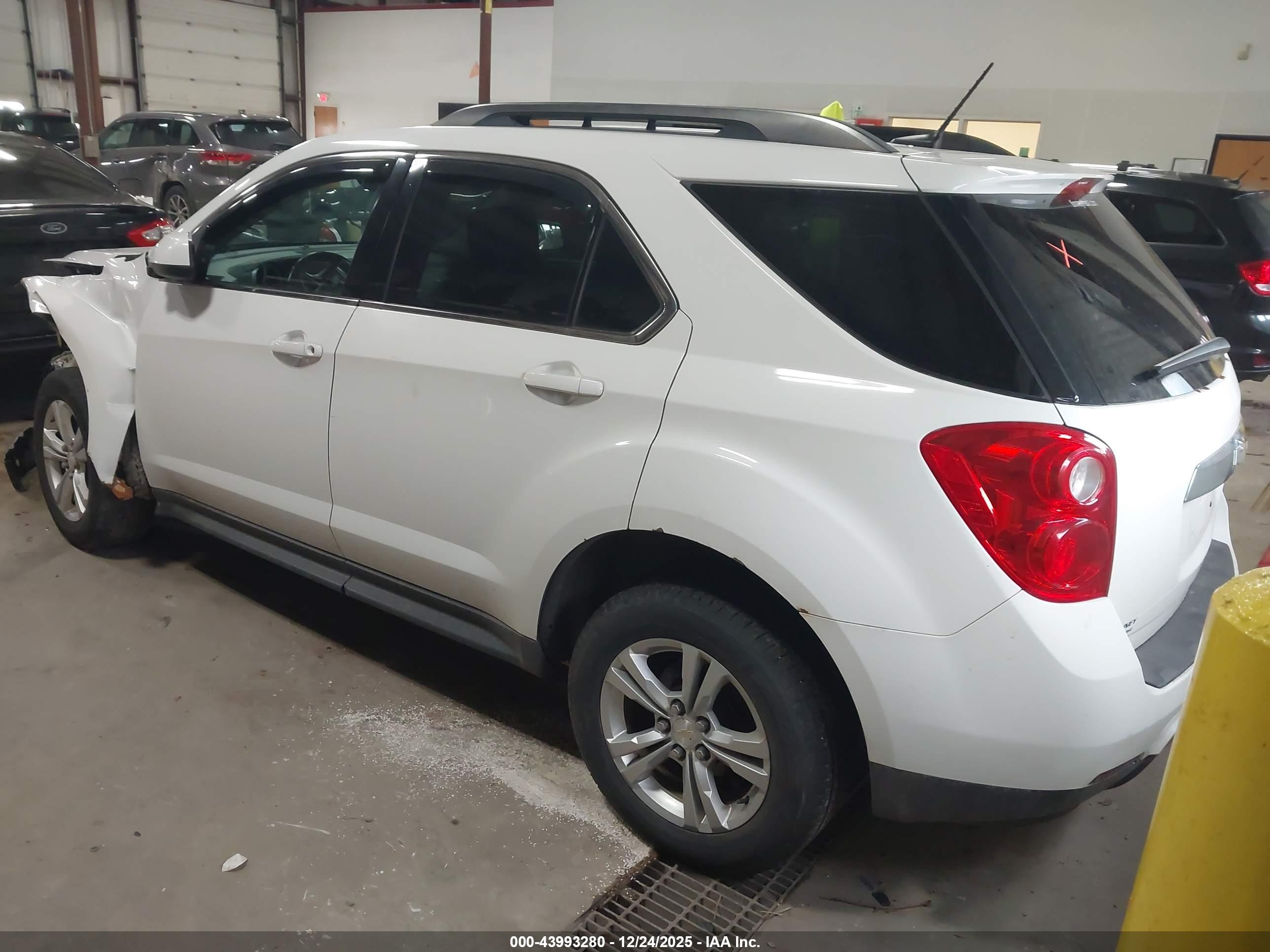 CHEVROLET EQUINOX image 3