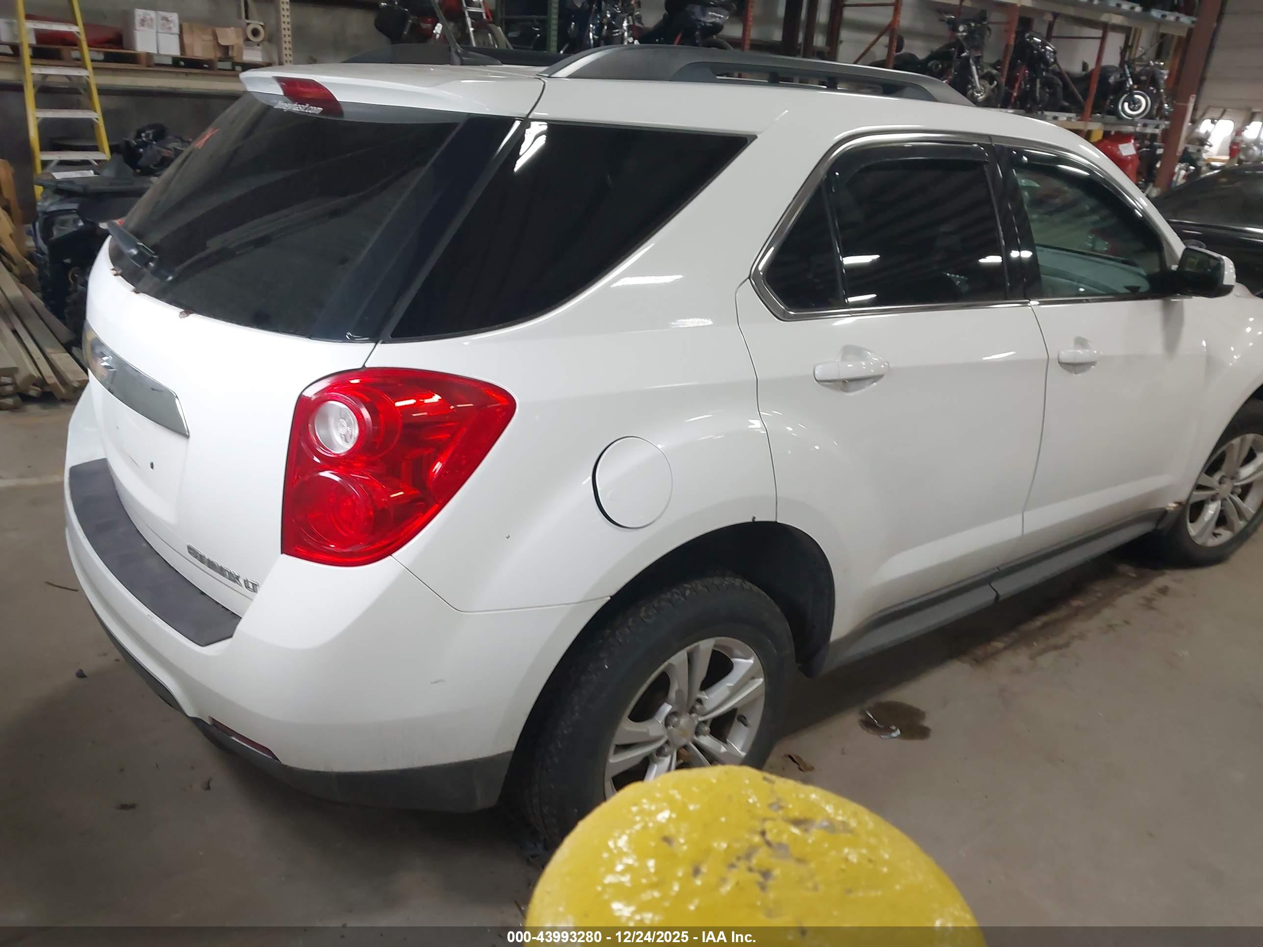 CHEVROLET EQUINOX image 4