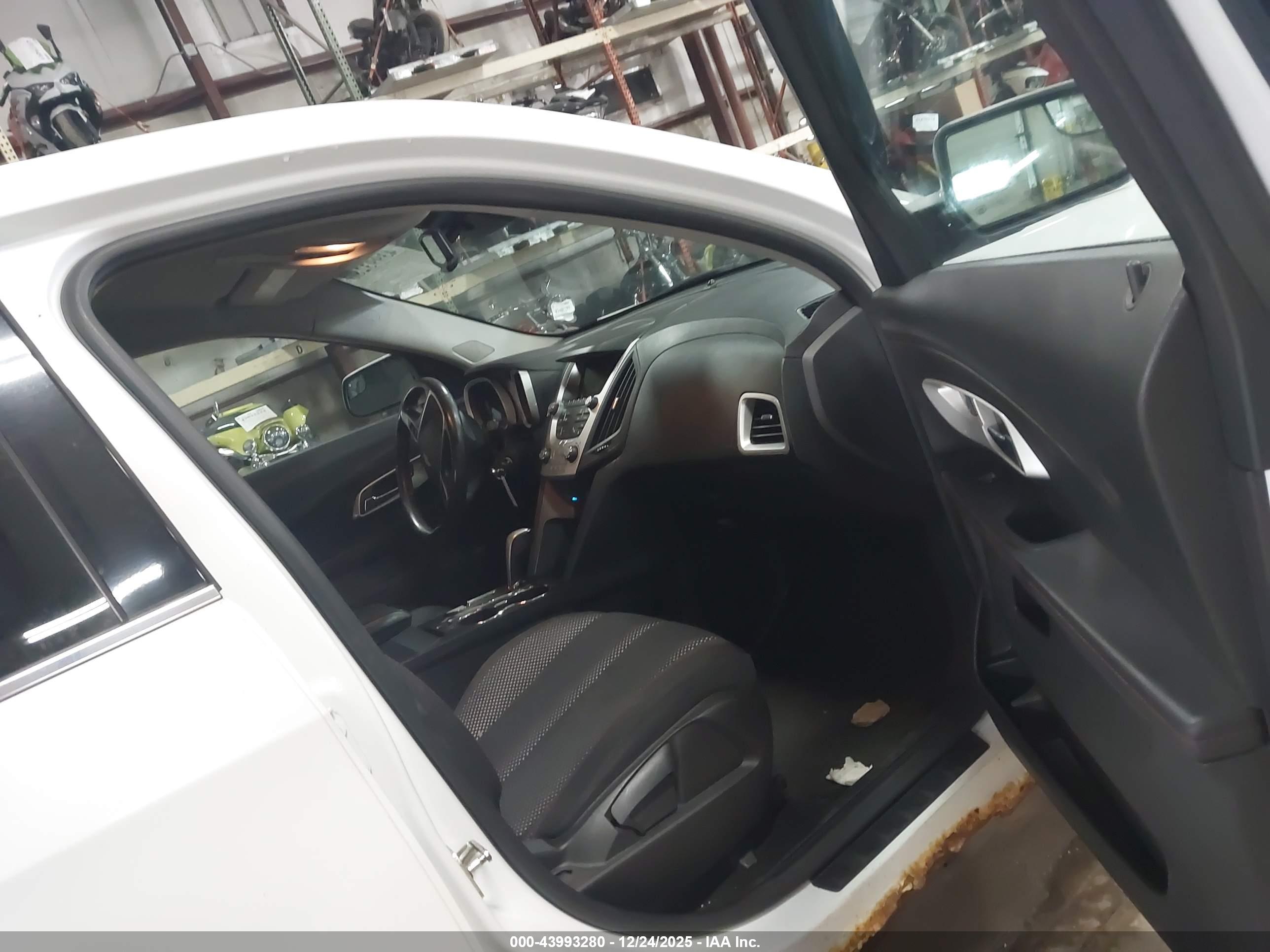 CHEVROLET EQUINOX image 5