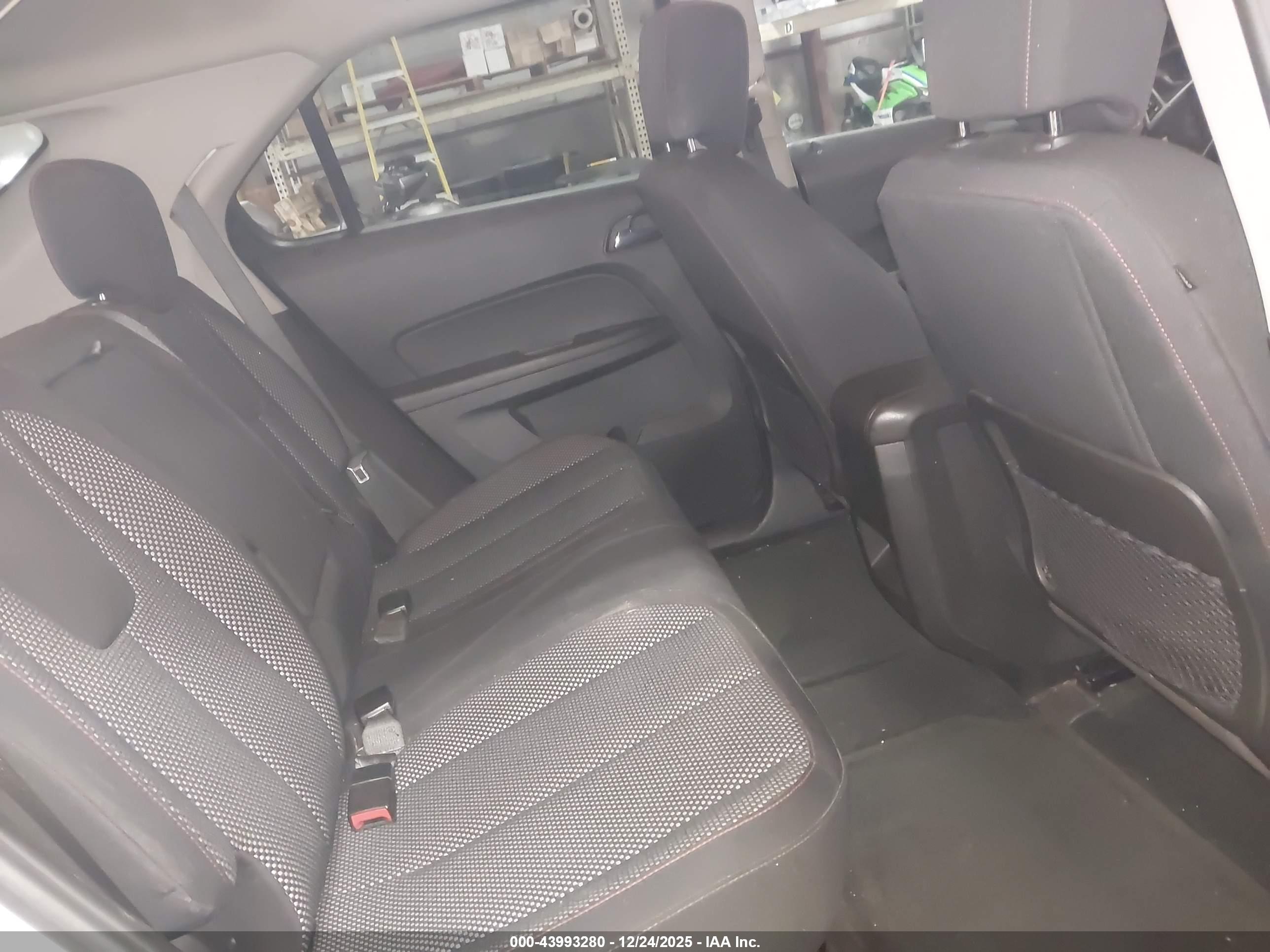 CHEVROLET EQUINOX image 8
